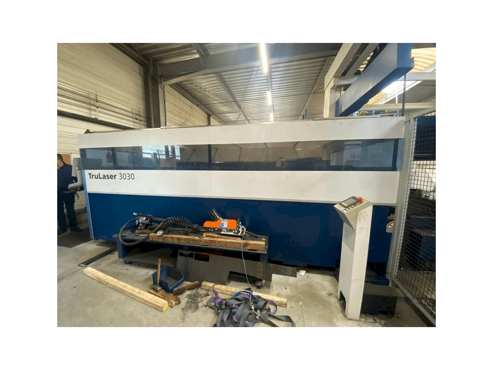 Vooraanzicht van Trumpf Trulaser 3030 L20 machine