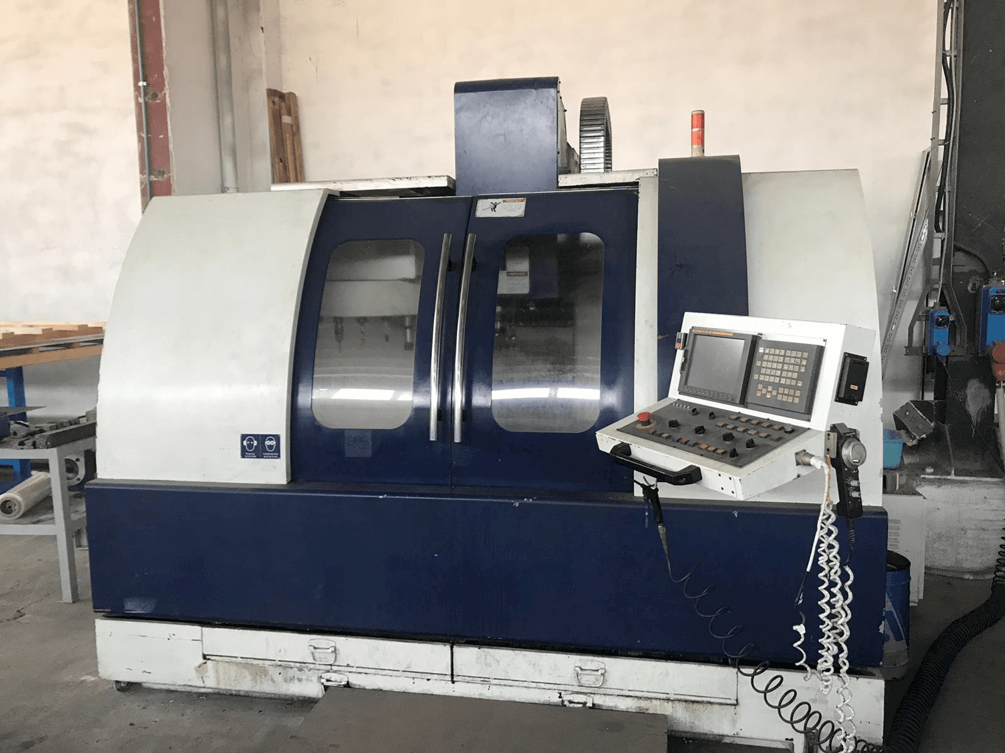 Vooraanzicht van Euma Spinner CAMS 200 machine