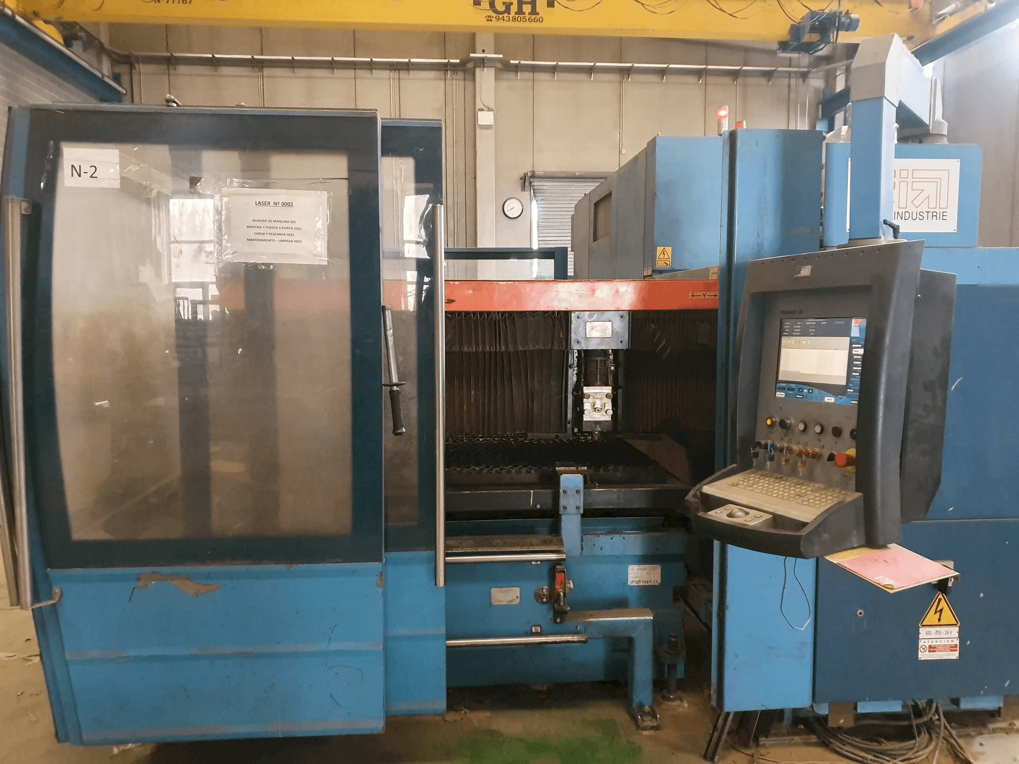 Vooraanzicht van Prima Industrie Platino 1530HS machine