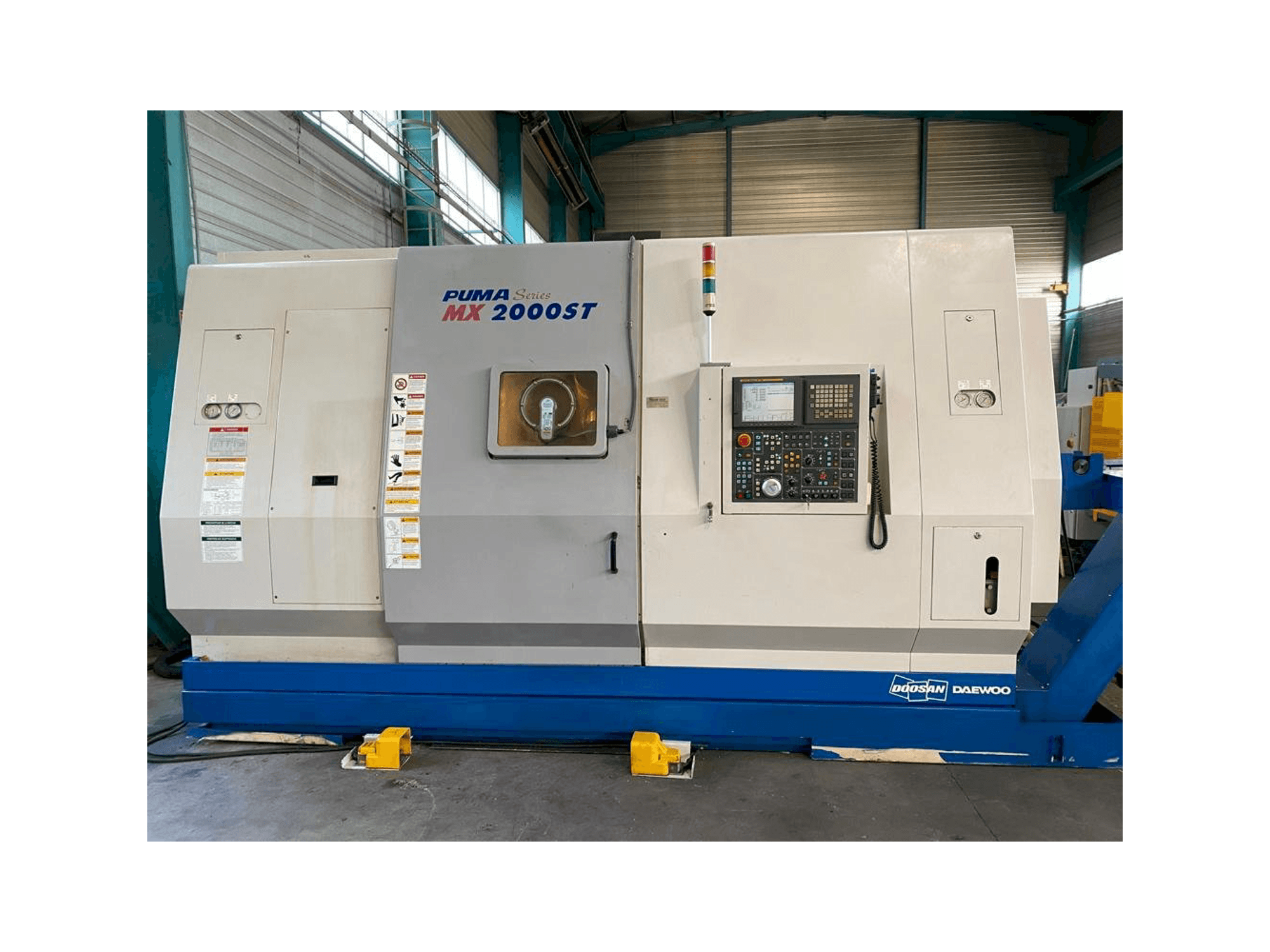 Vooraanzicht van Doosan PUMA MX 2000 ST machine