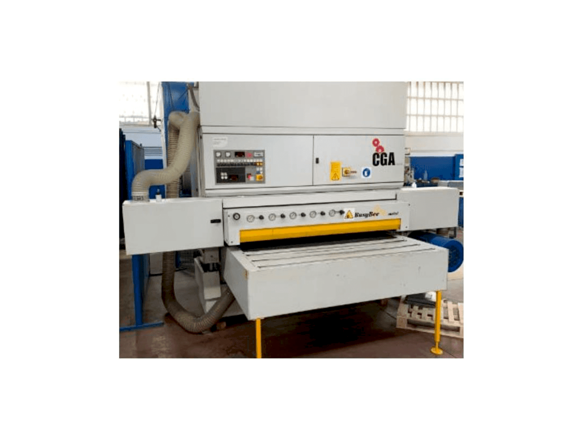 Vooraanzicht van CGA BUSY BEE 1600/33-2020 machine