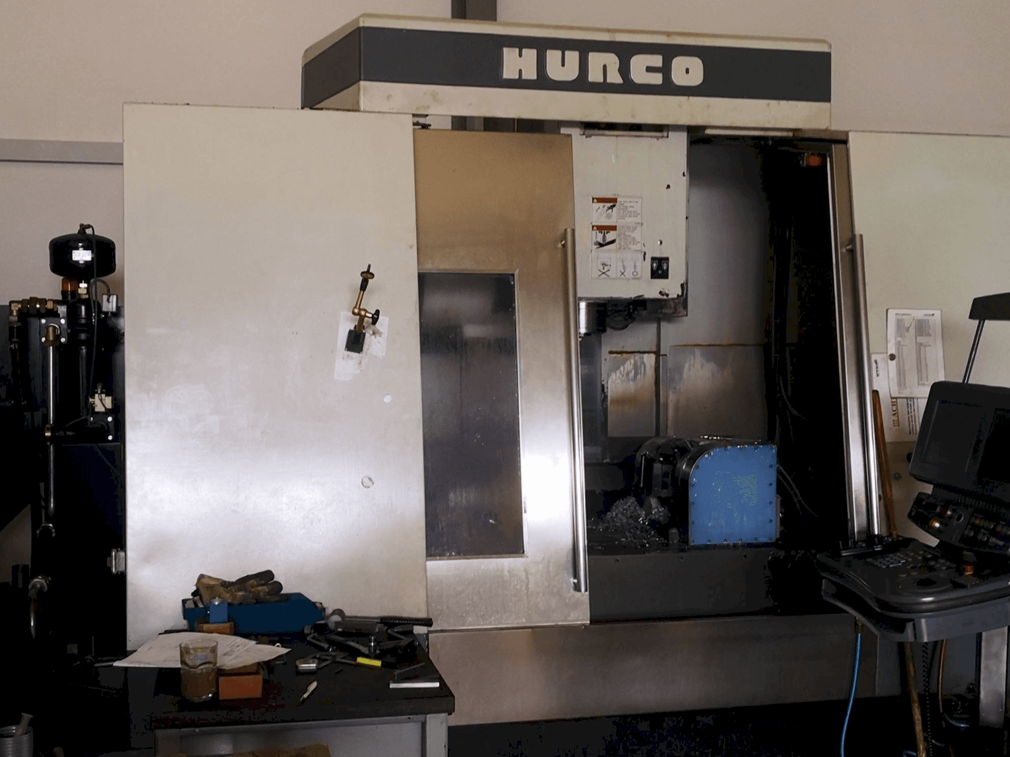 Vooraanzicht van Hurco VM 50/40T machine