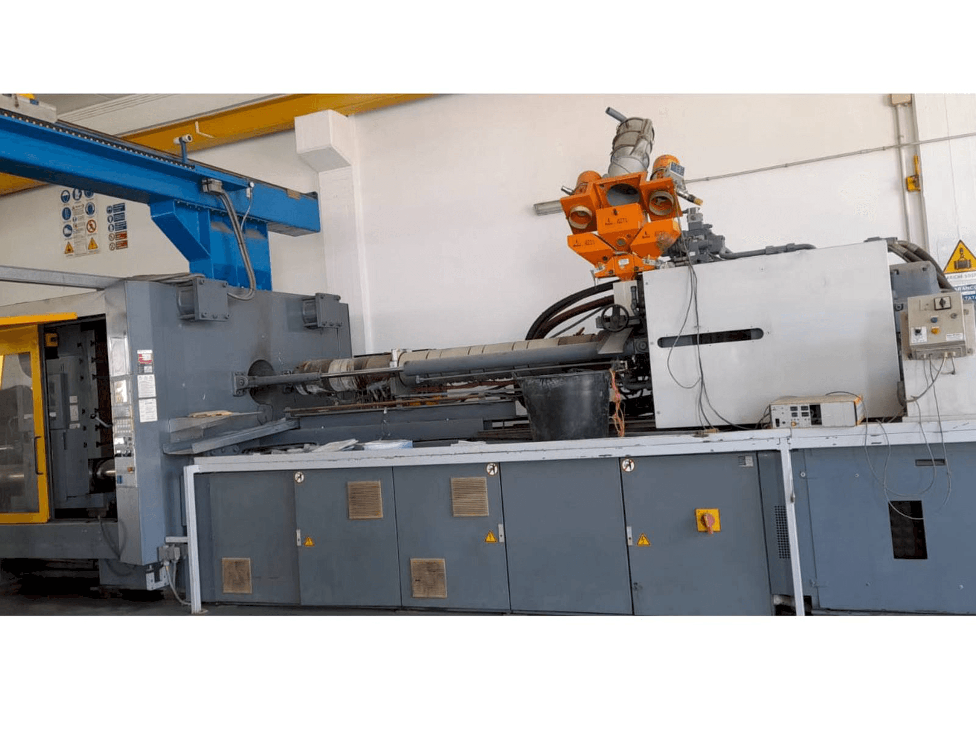 Vooraanzicht van Battenfeld BA 1000/12000 HM machine