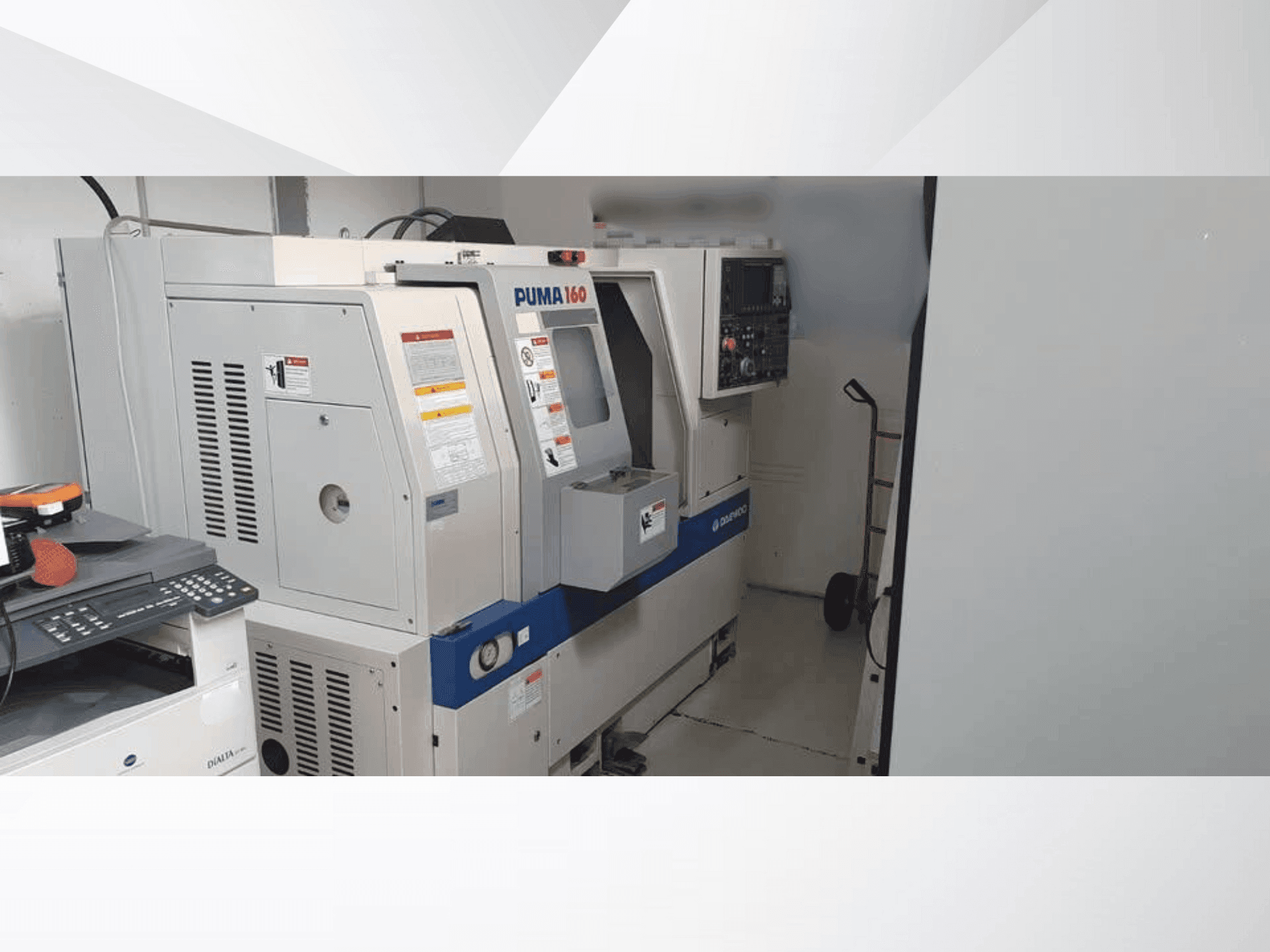 Vooraanzicht van DAEWOO Puma 160 machine