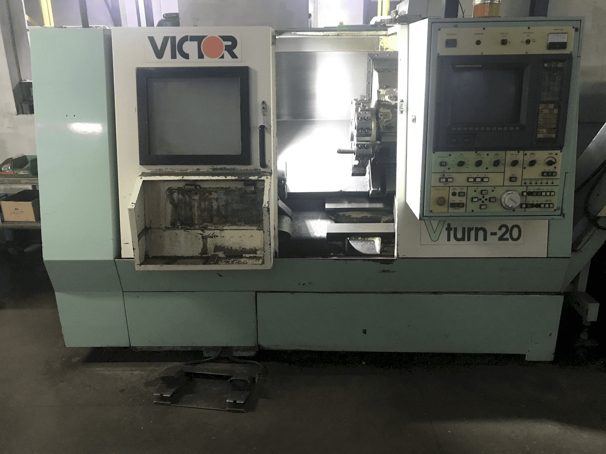 Vooraanzicht van Victor Vturn-20 machine