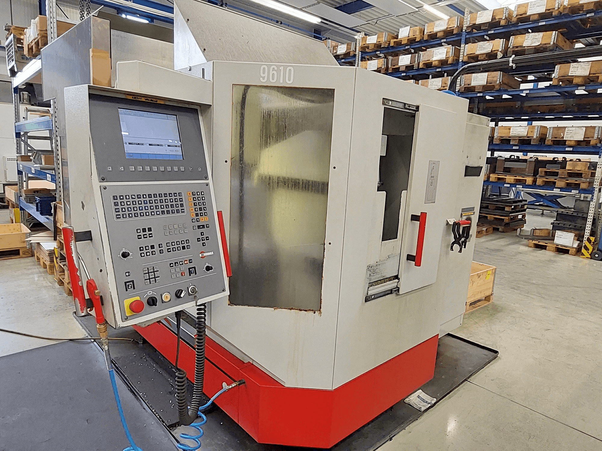 Vooraanzicht van HERMLE U 630 T machine