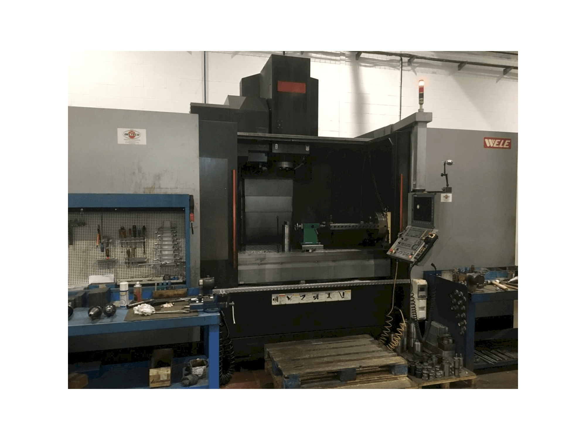 Vooraanzicht van Wele AA2090 machine