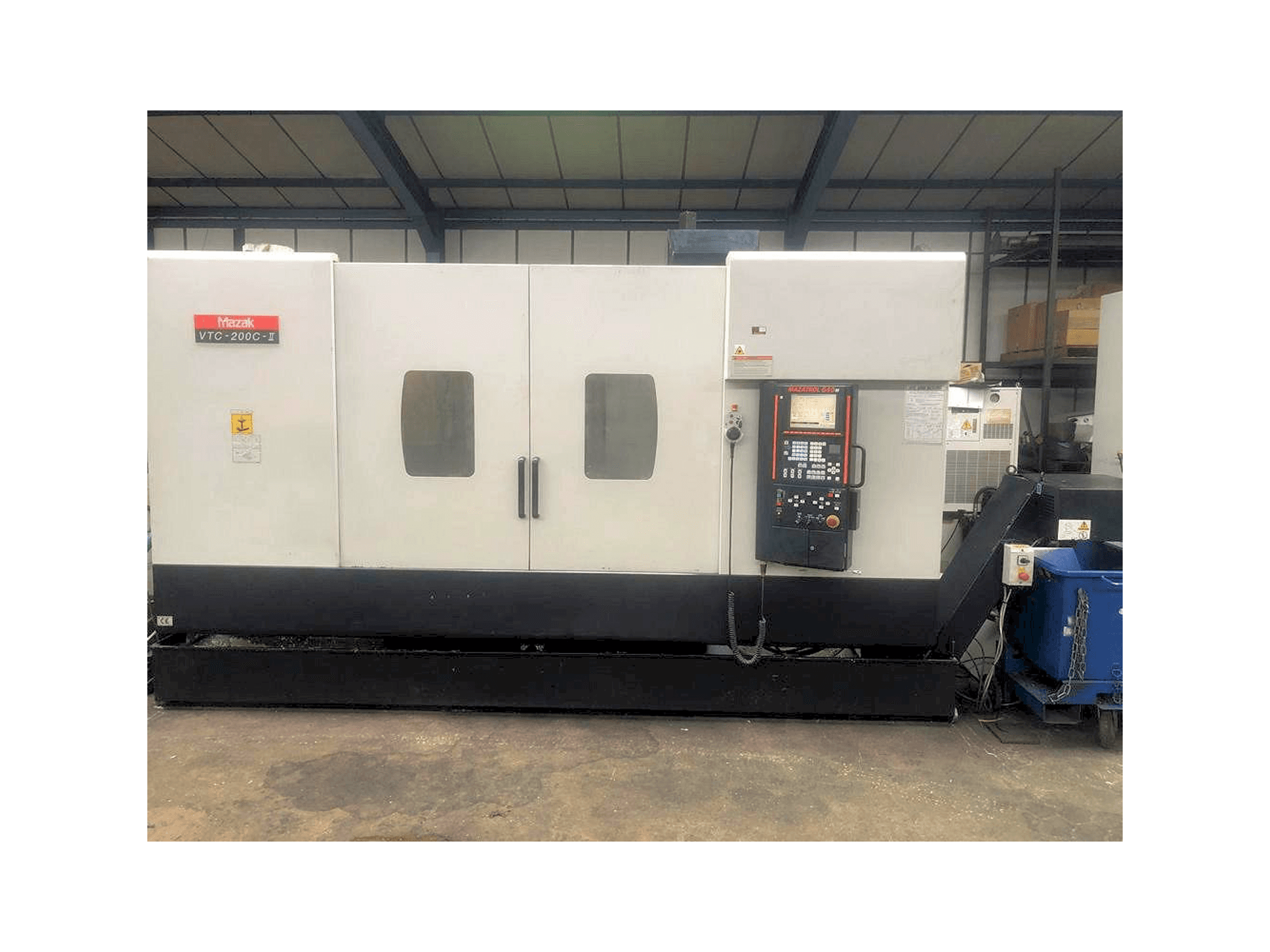 Vooraanzicht van Mazak VTC-200C-II machine