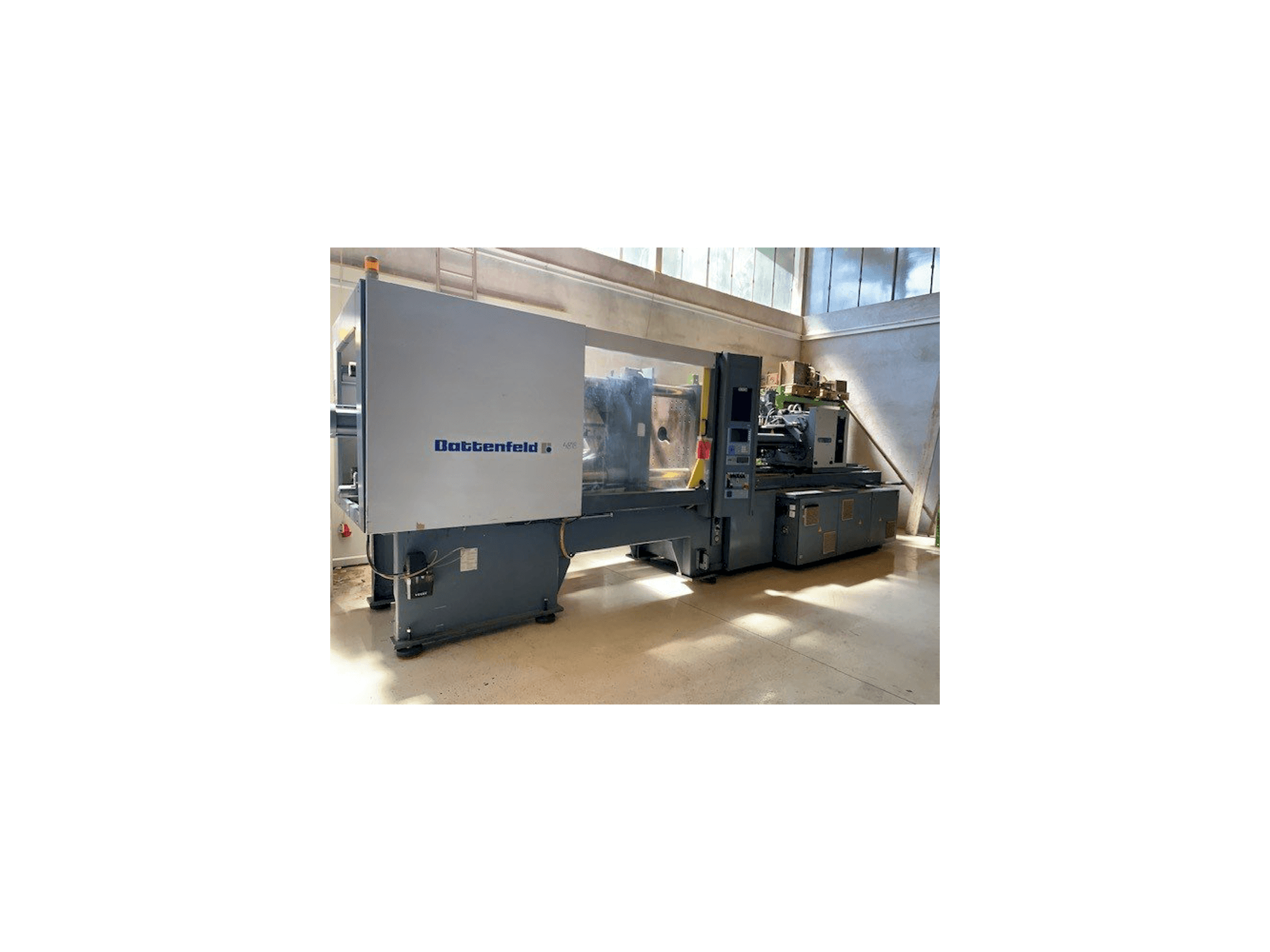 Linkerzijdeaanzicht van Battenfeld BA 3500/1900 BK machine