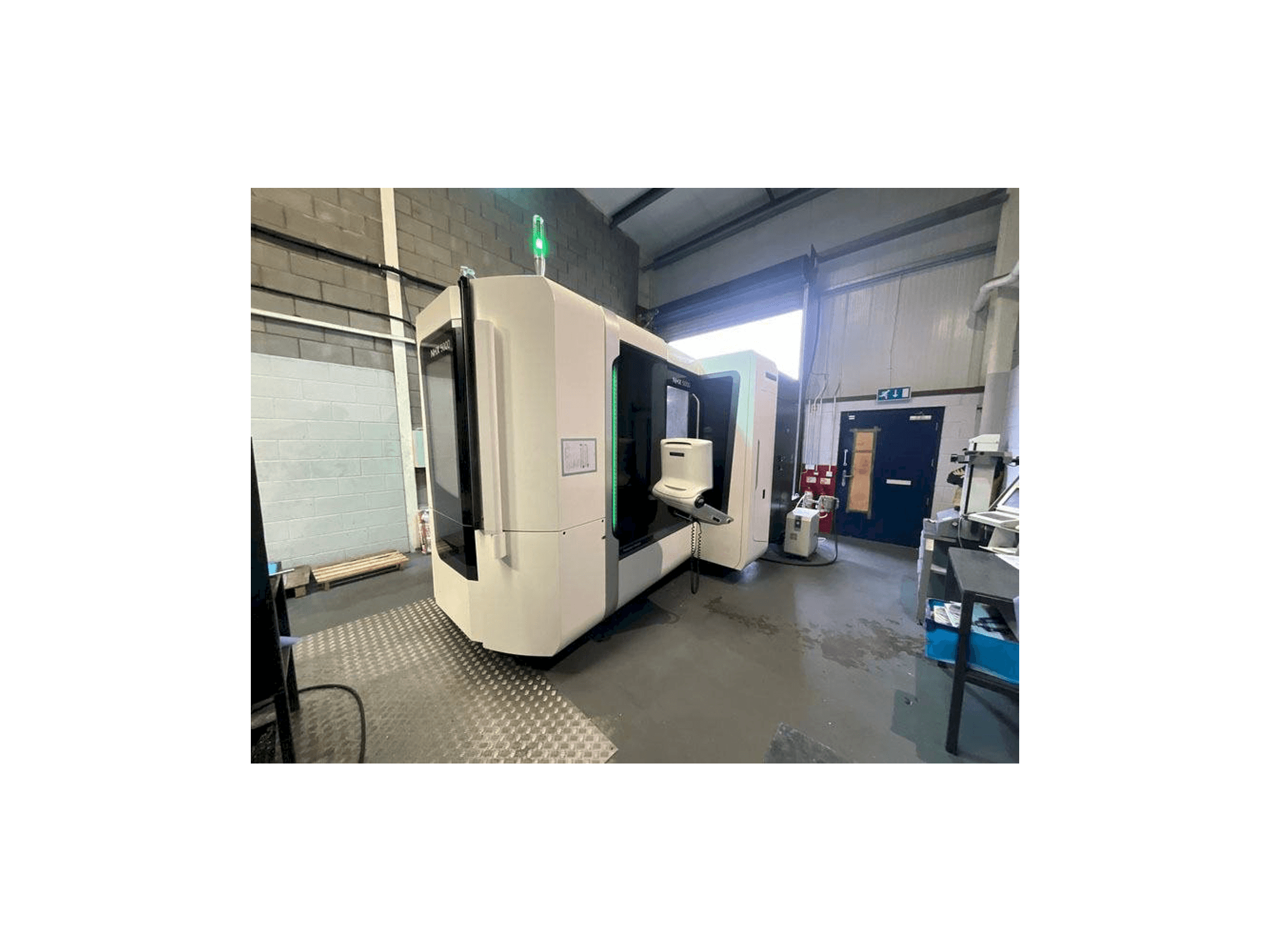Vooraanzicht van DMG MORI NHX 5000 machine