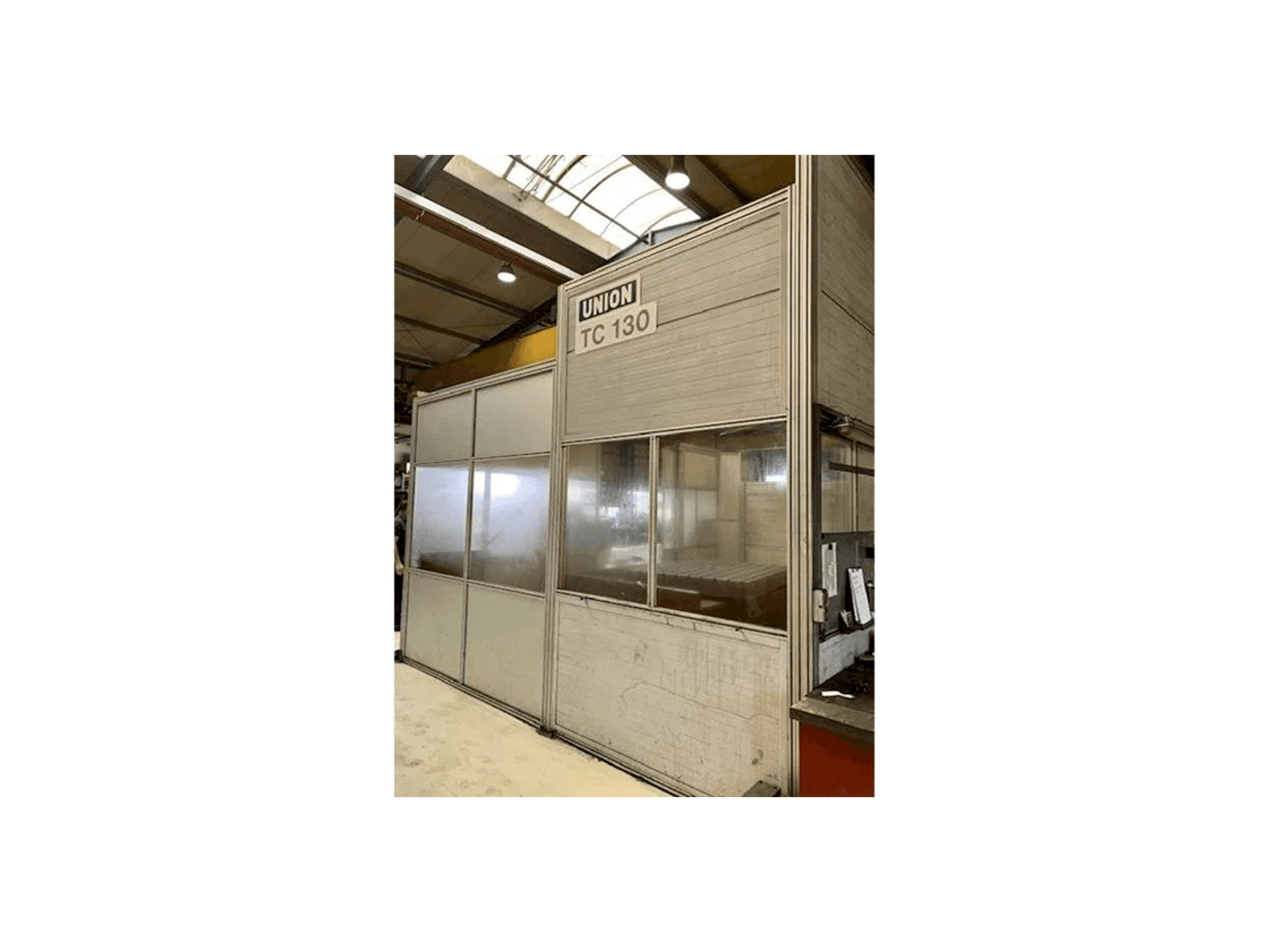 Vooraanzicht van UNION TC 130 machine