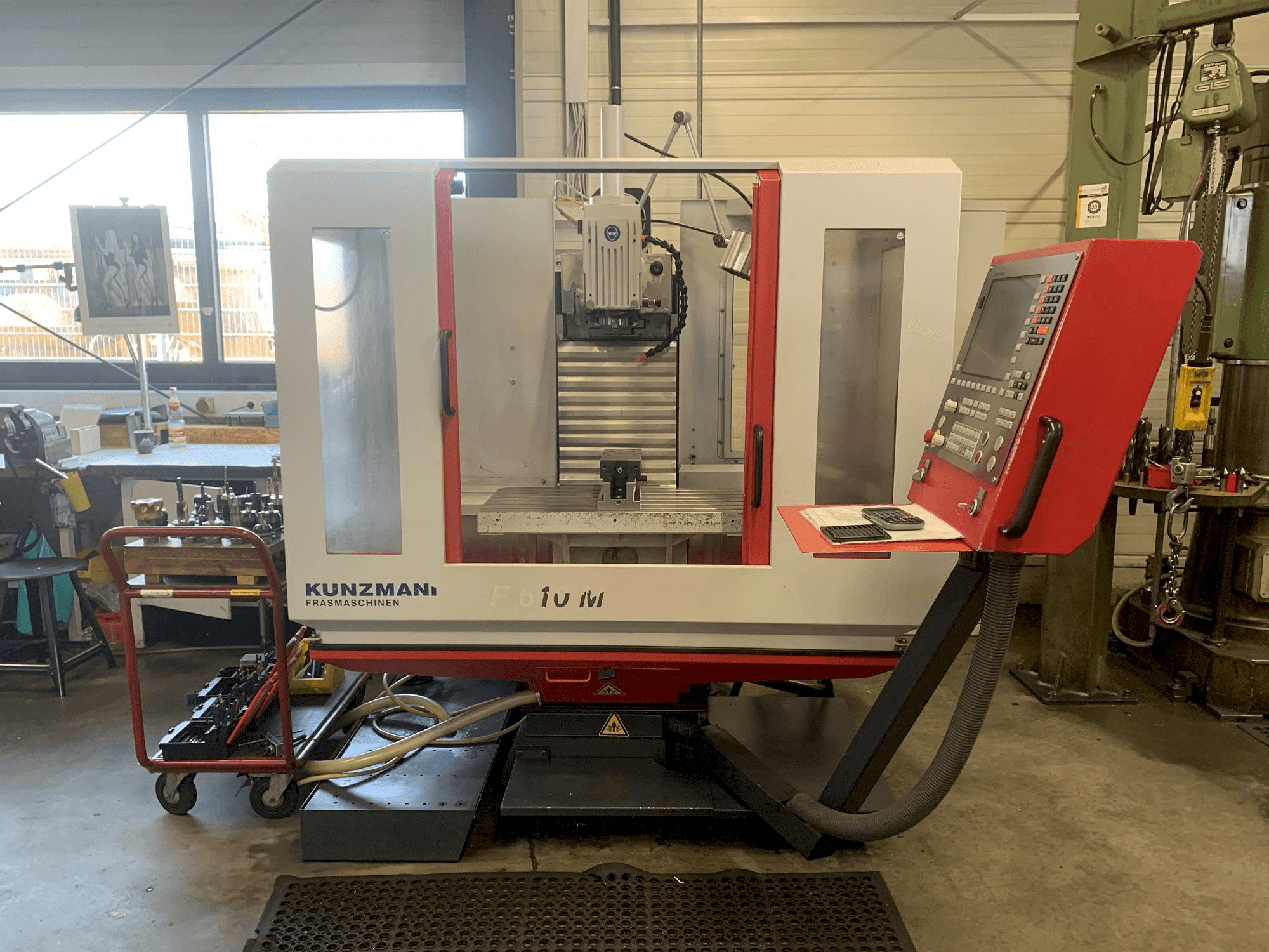 Vooraanzicht van KUNZMANN WF 610 M machine