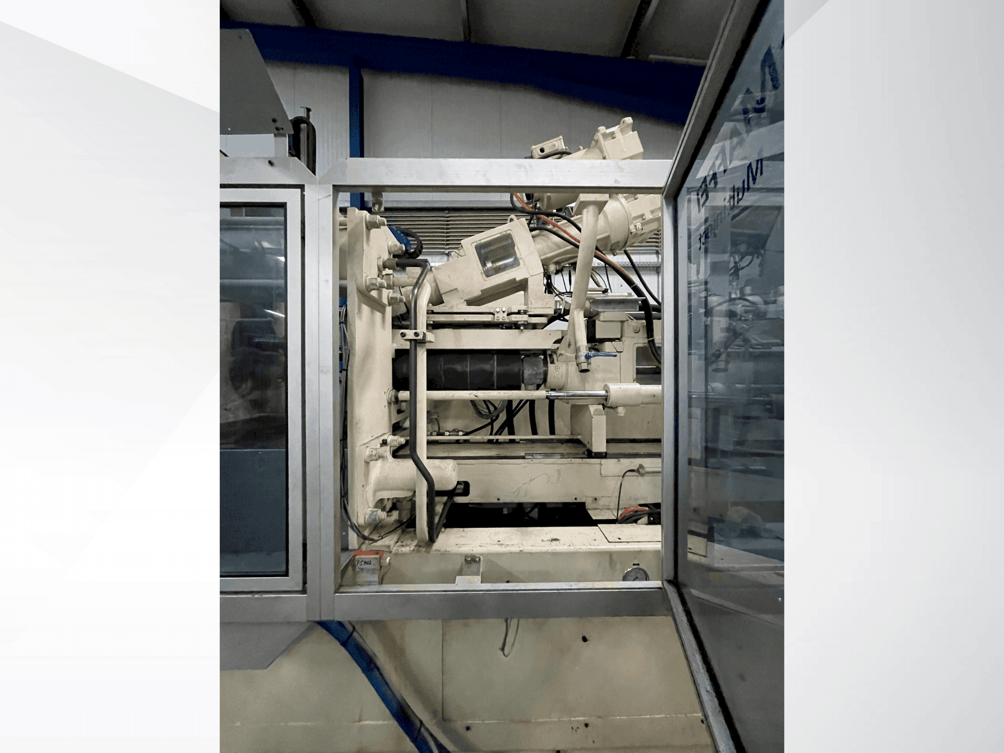 Vooraanzicht van Krauss Maffei 300-1400-390-3-CZ machine