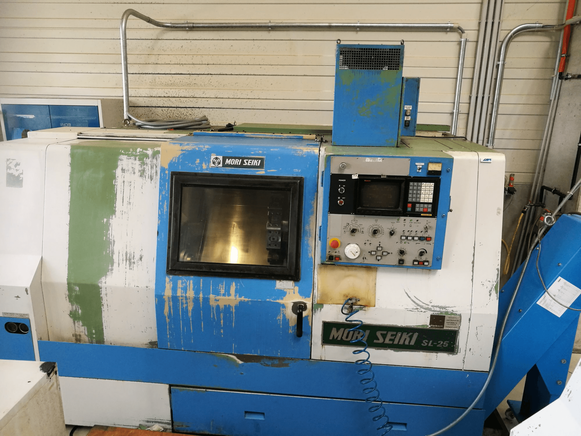 Vooraanzicht van MORI SEIKI SL-25A/500 machine