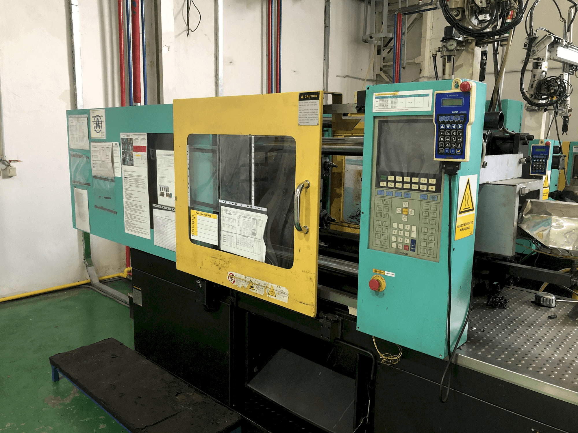 Vooraanzicht van Hyundai K-150V machine