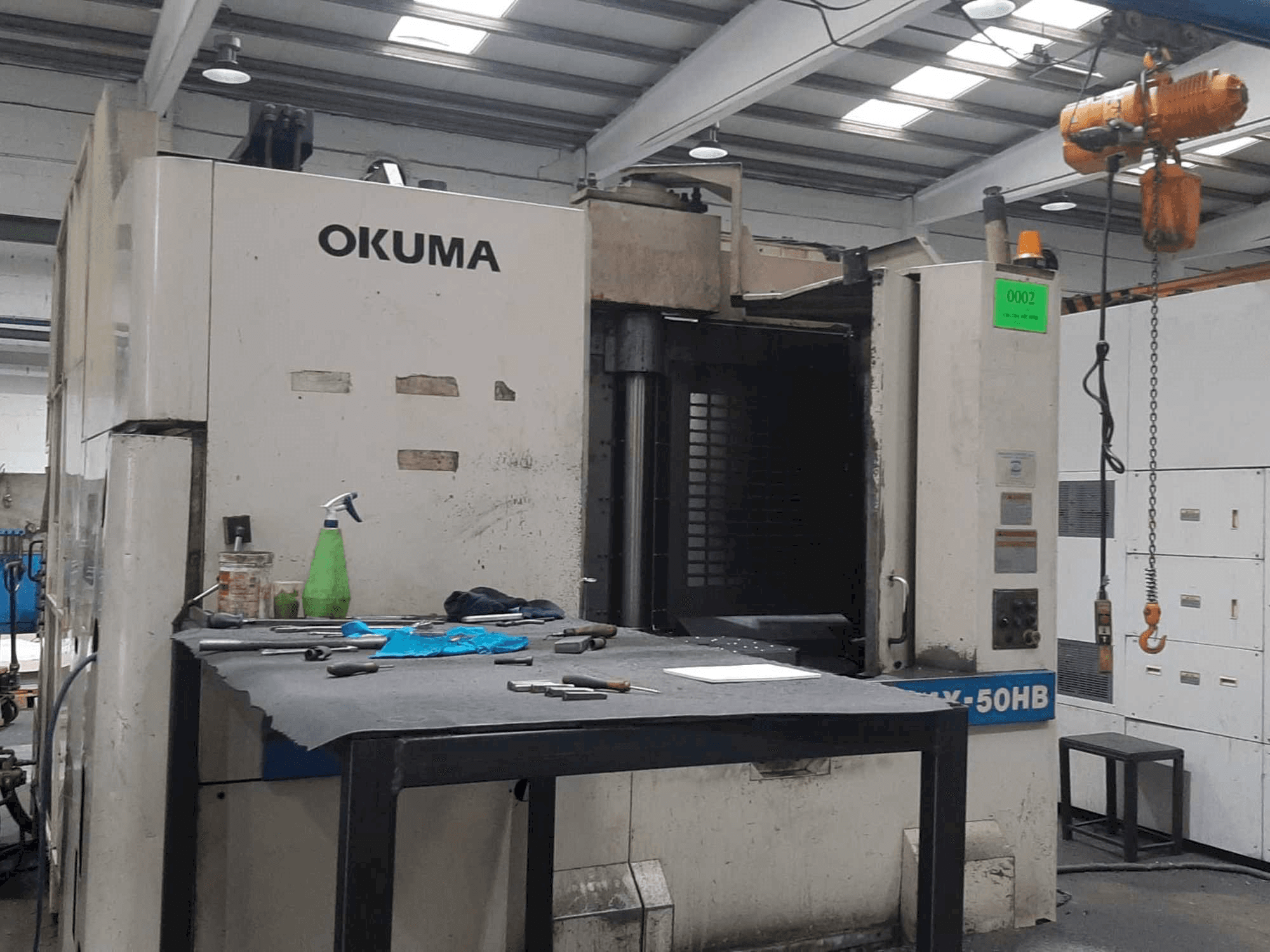 Vooraanzicht van Okuma MX-50HB machine