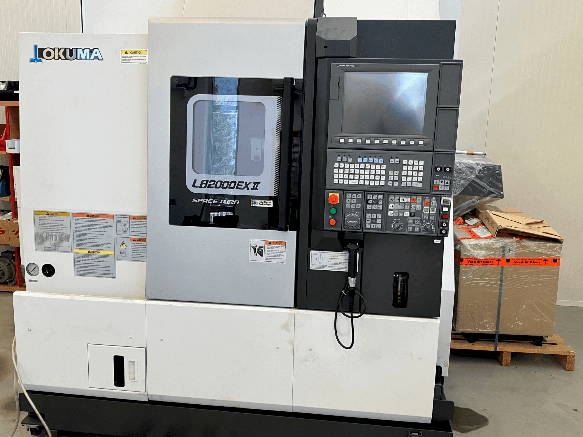 Vooraanzicht van Okuma LB2000 EX II (2018) machine