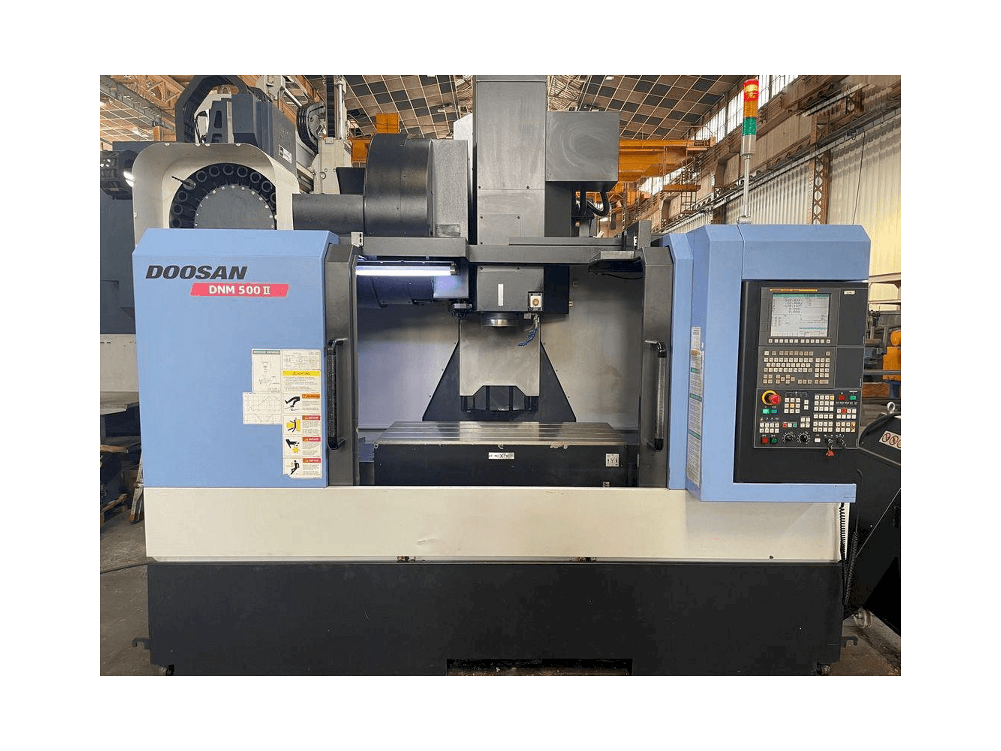 Vooraanzicht van Doosan MYNX DNM 500 II machine