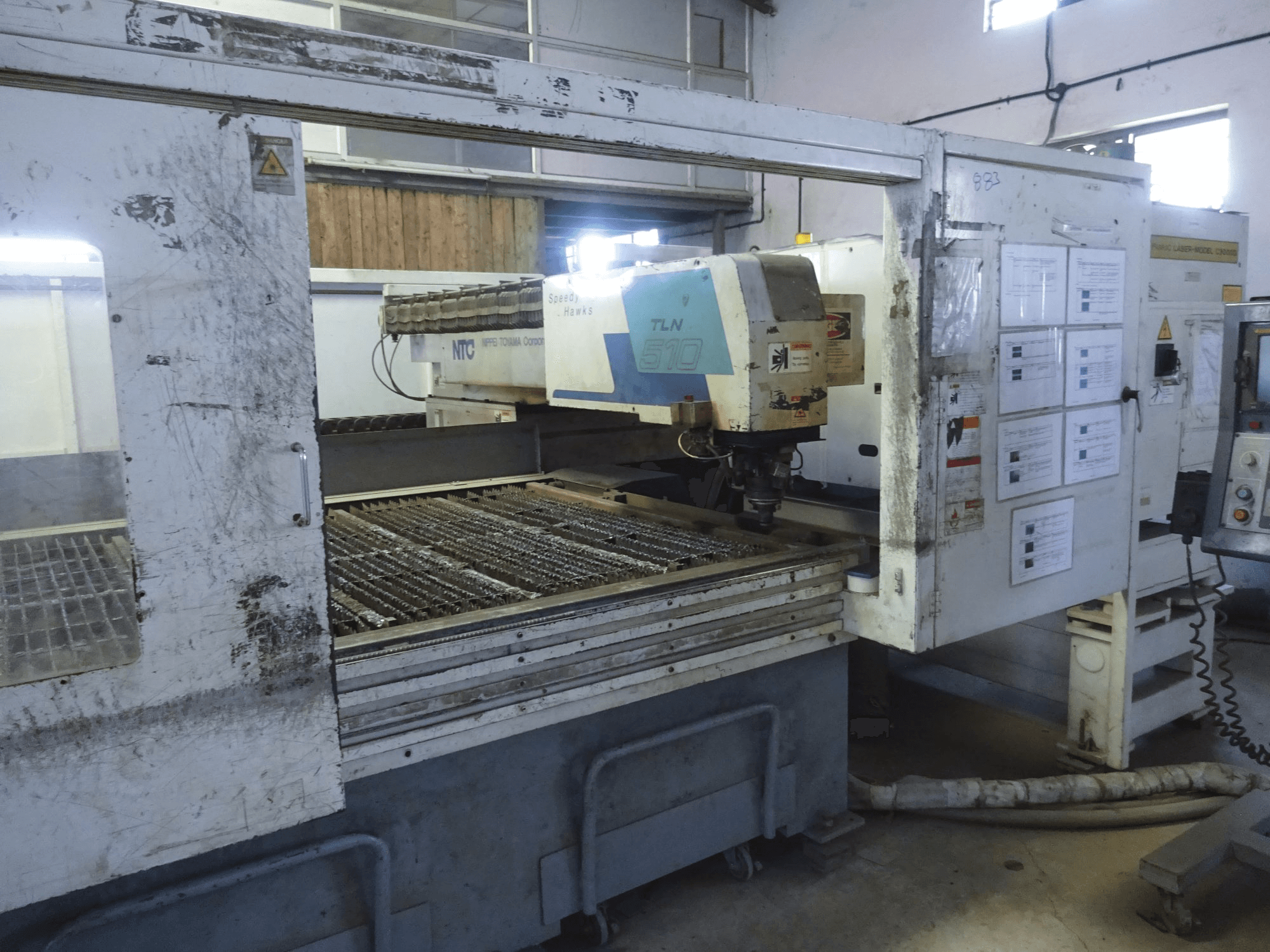 Links zicht van NTC TLN-510-30F-PC machine