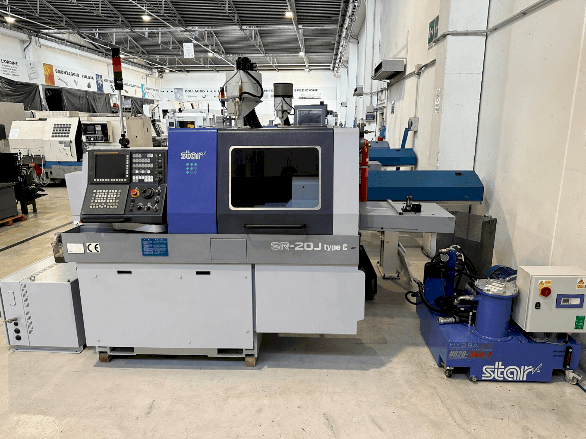 Vooraanzicht van Star SR-20J type C machine