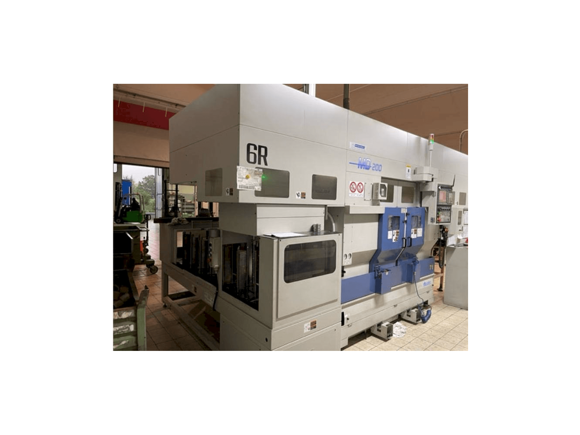 Vooraanzicht van Muratec MD 200 machine