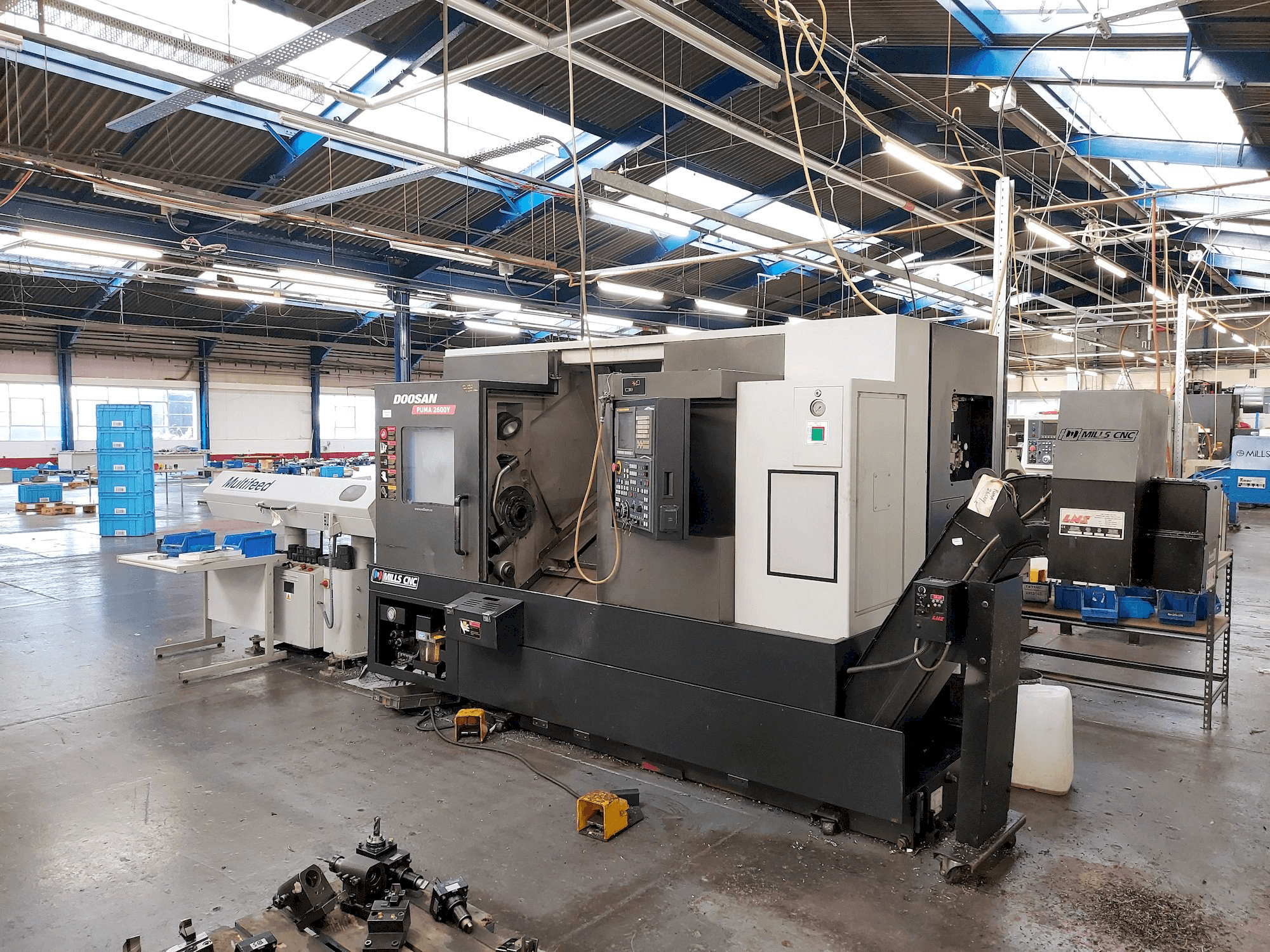 Vooraanzicht van Doosan Puma 2600Y machine