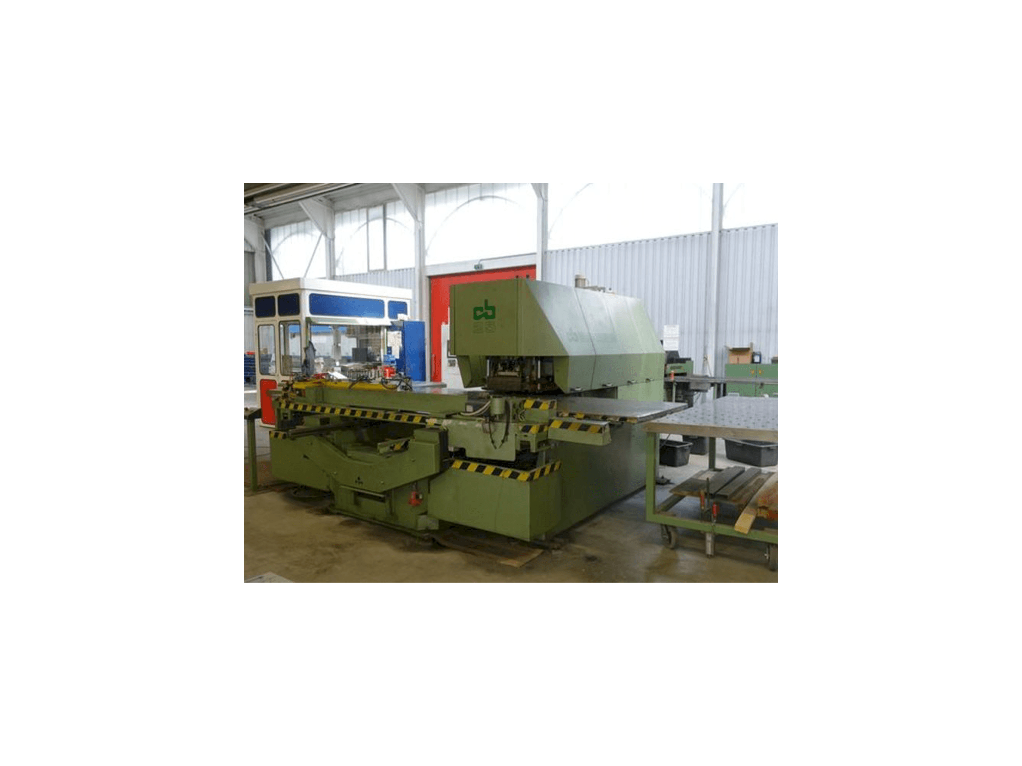 Vooraanzicht van Behrens CB 25/1250 machine