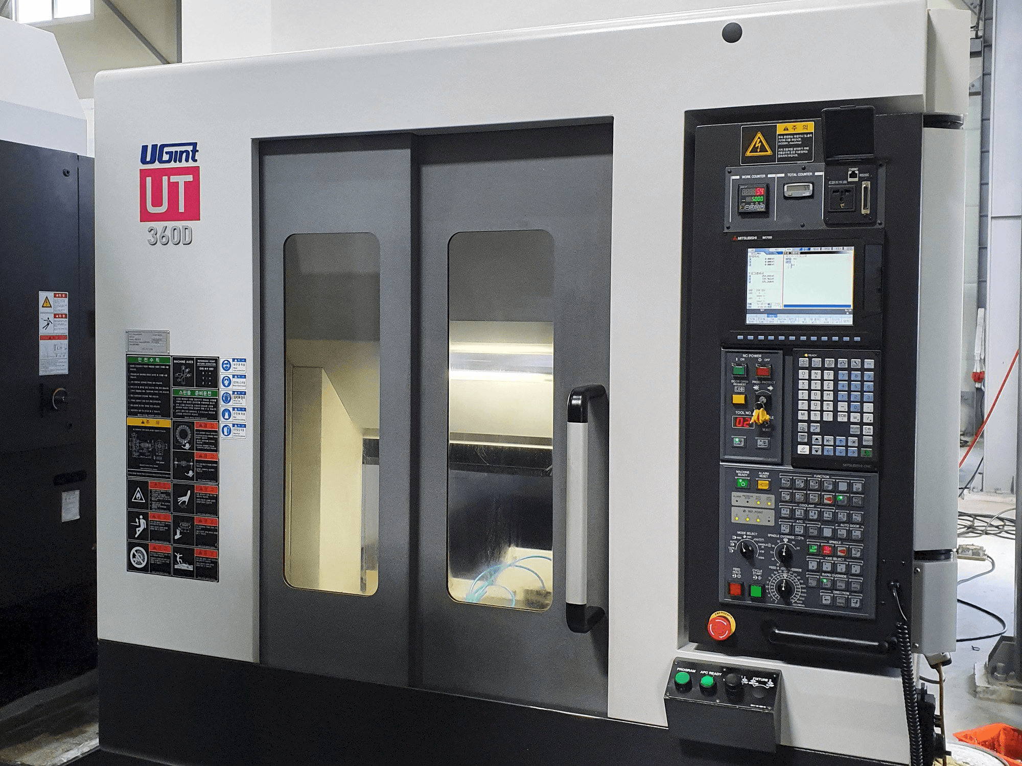 Vooraanzicht van UGINT UT360D machine