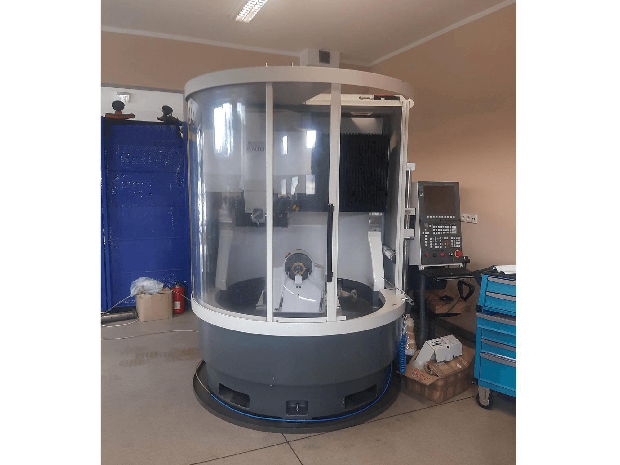 Vooraanzicht van Walter machine