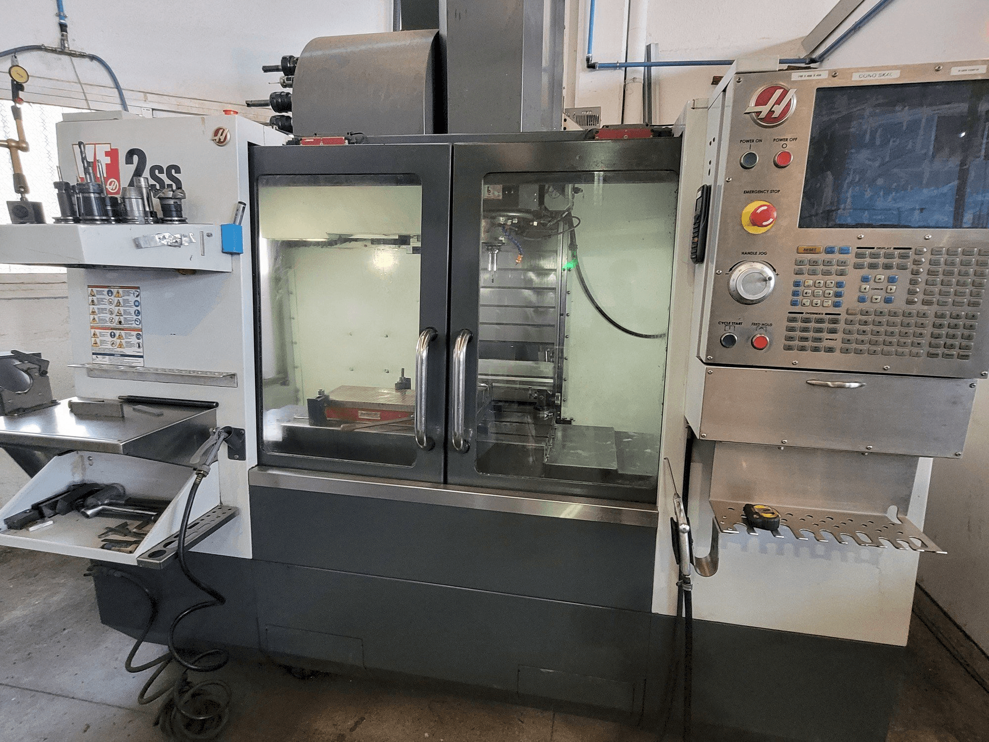 Vooraanzicht van HAAS VF2SS machine