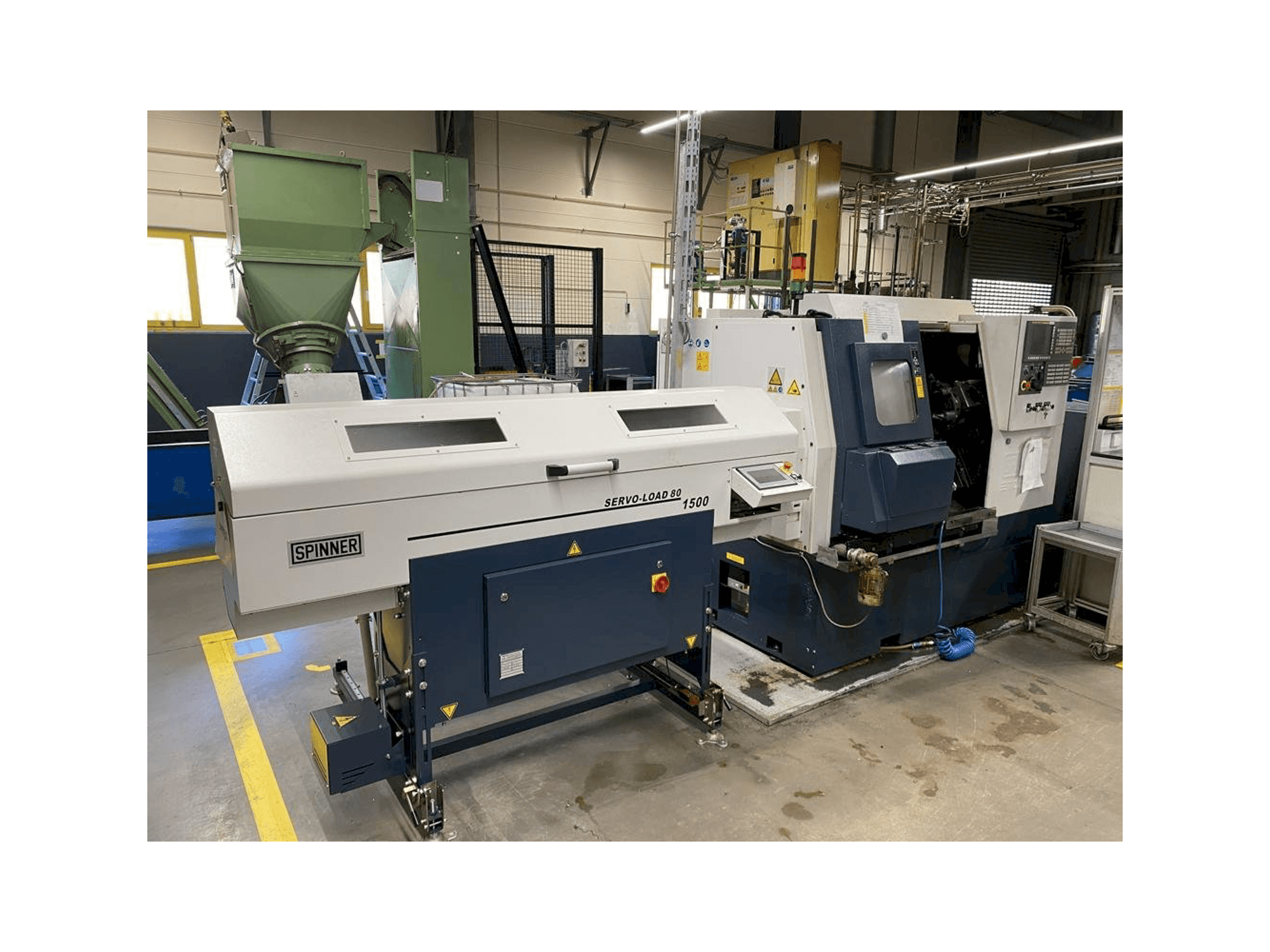 Vooraanzicht van SPINNER TC400-52 machine