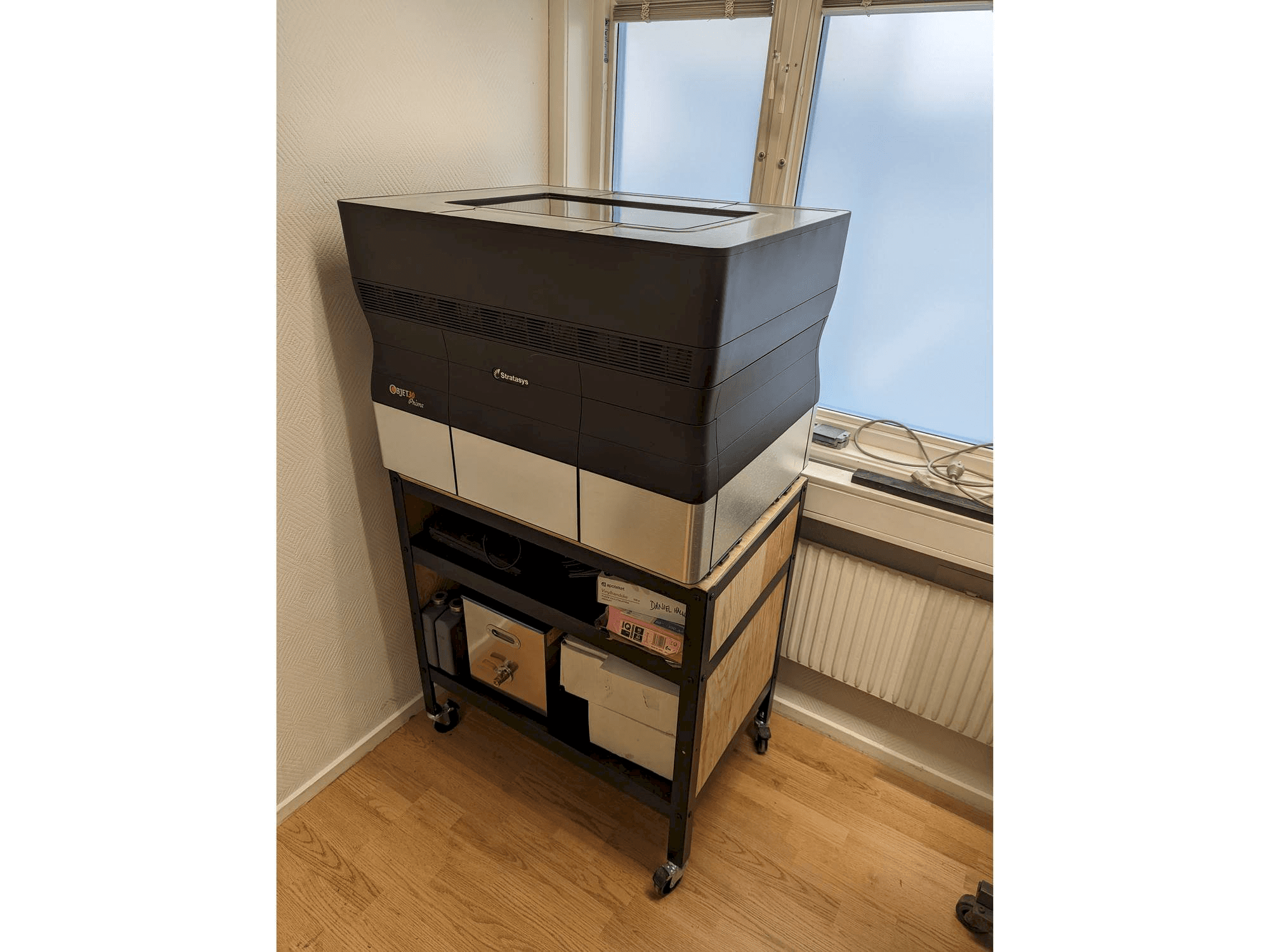 Vooraanzicht van Stratasys objet30 V3 pro machine