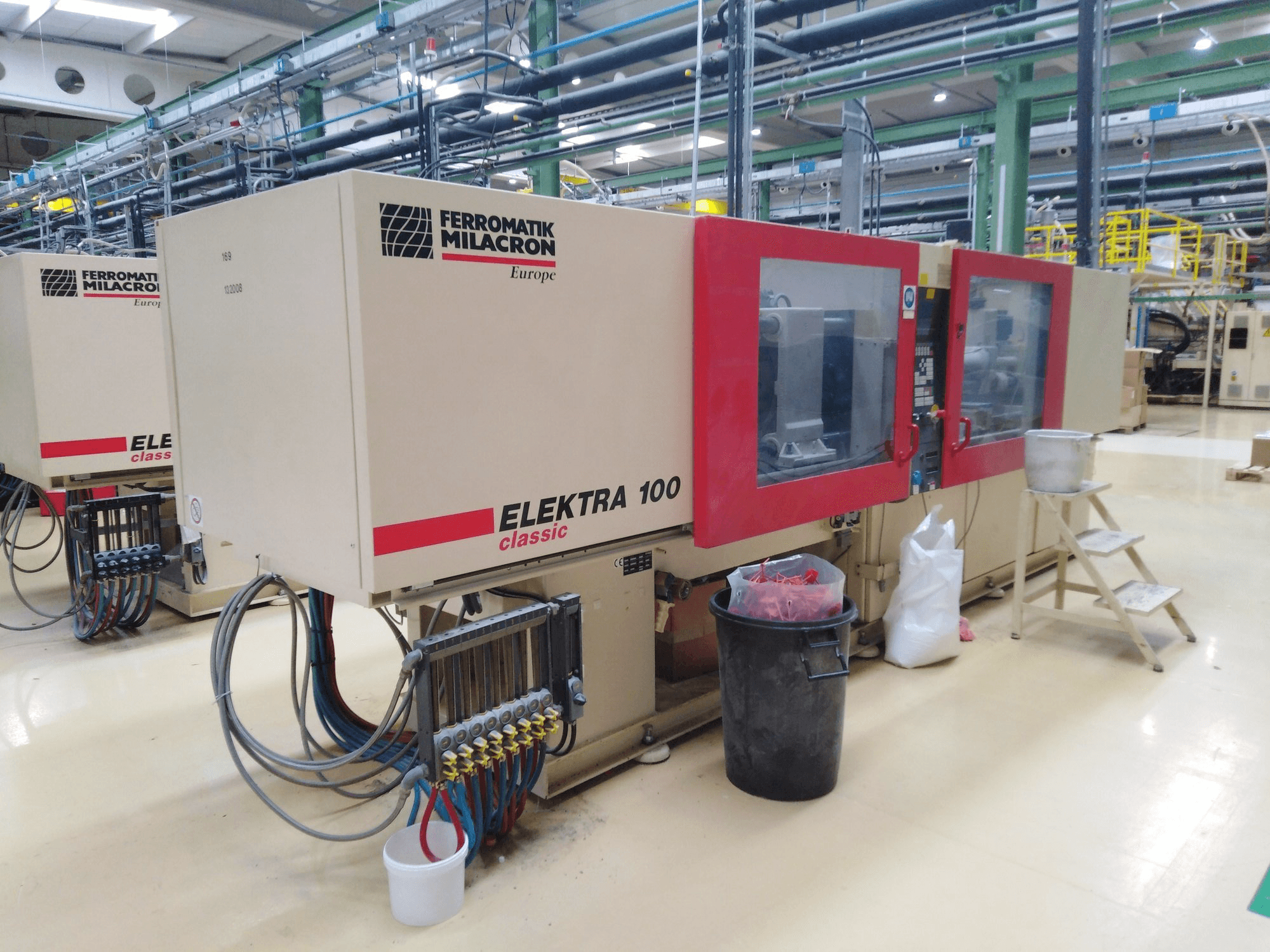 Vooraanzicht van Ferromatik Electra 100 machine