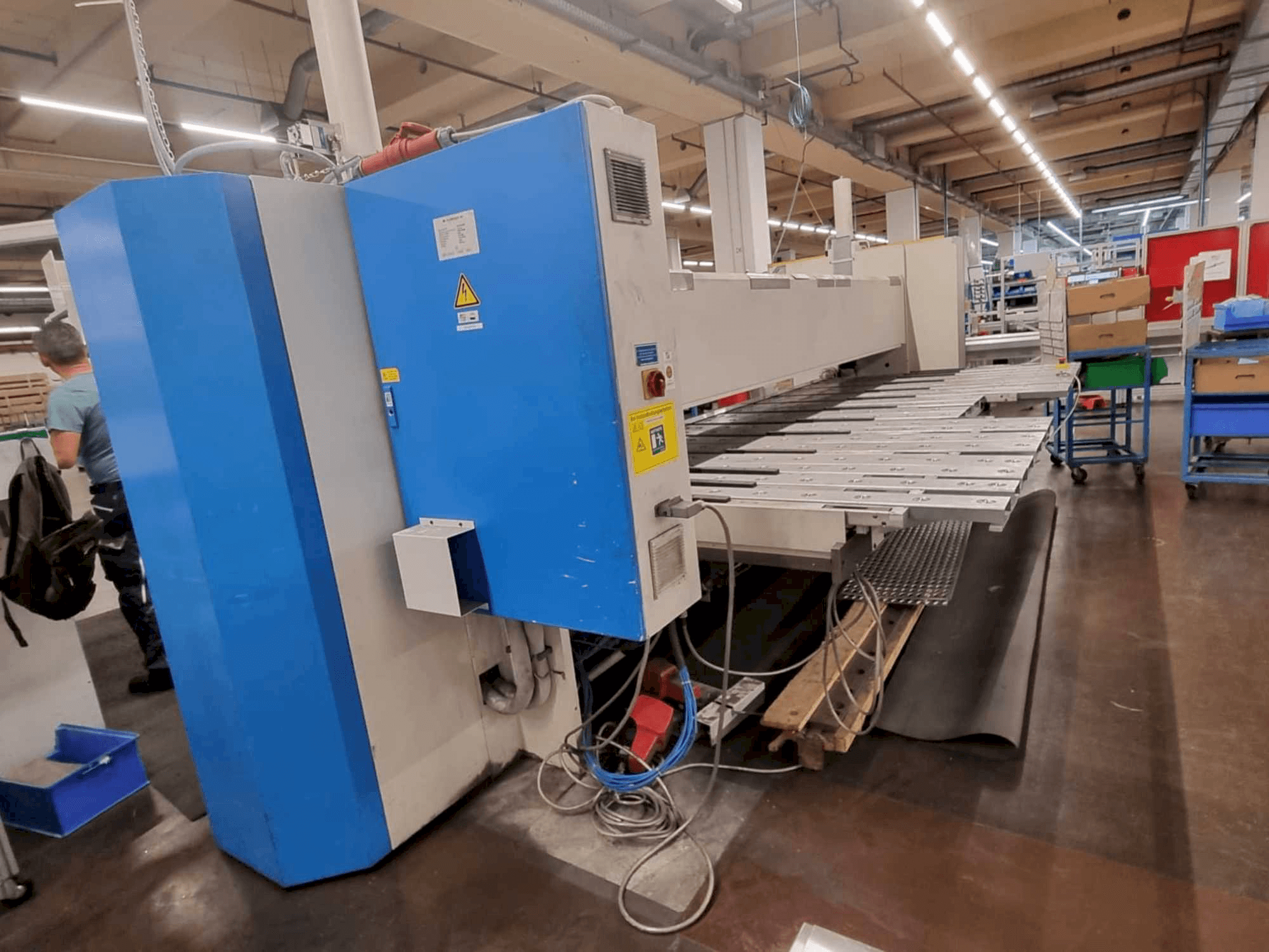 Linkerzijdeaanzicht van SCHRODER-FASTI FP40-40/03 machine