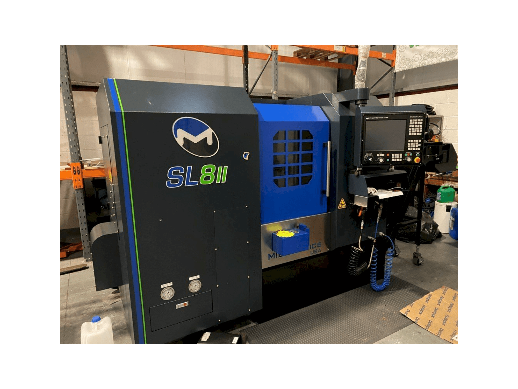 Vooraanzicht van MILLTRONICS SL8-II machine