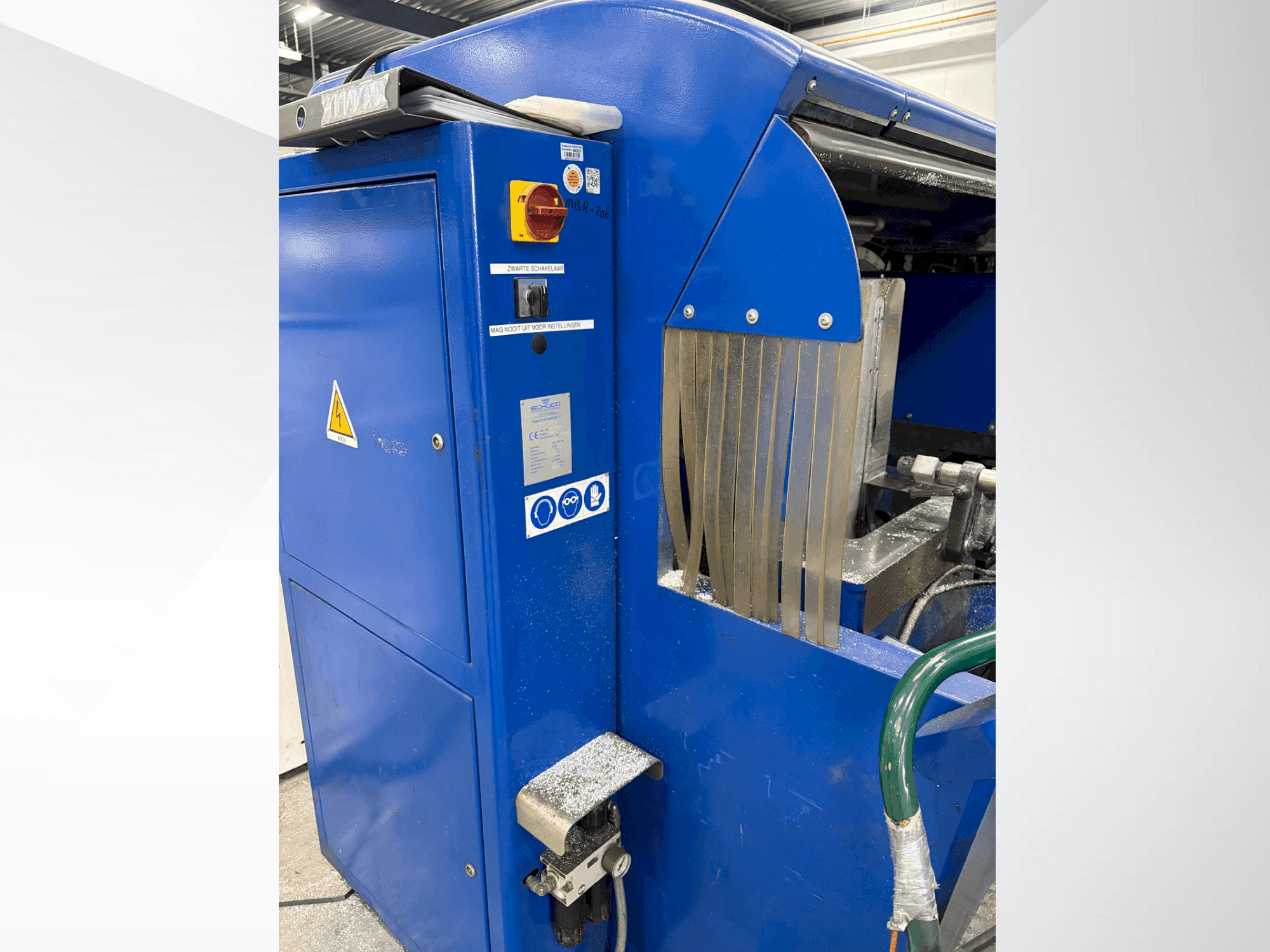 Vooraanzicht van SCHÜCO B 50 S machine