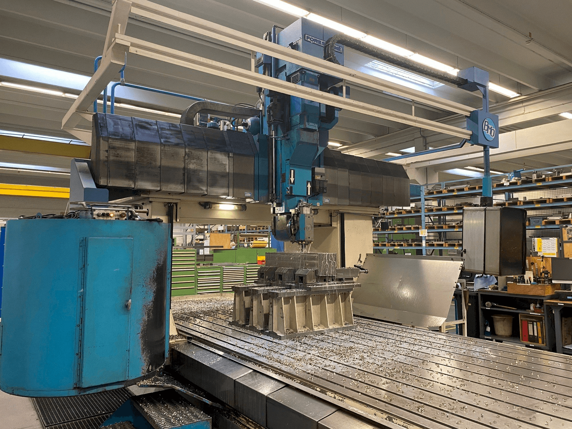 Vooraanzicht van Forest Line Seramill 240 machine