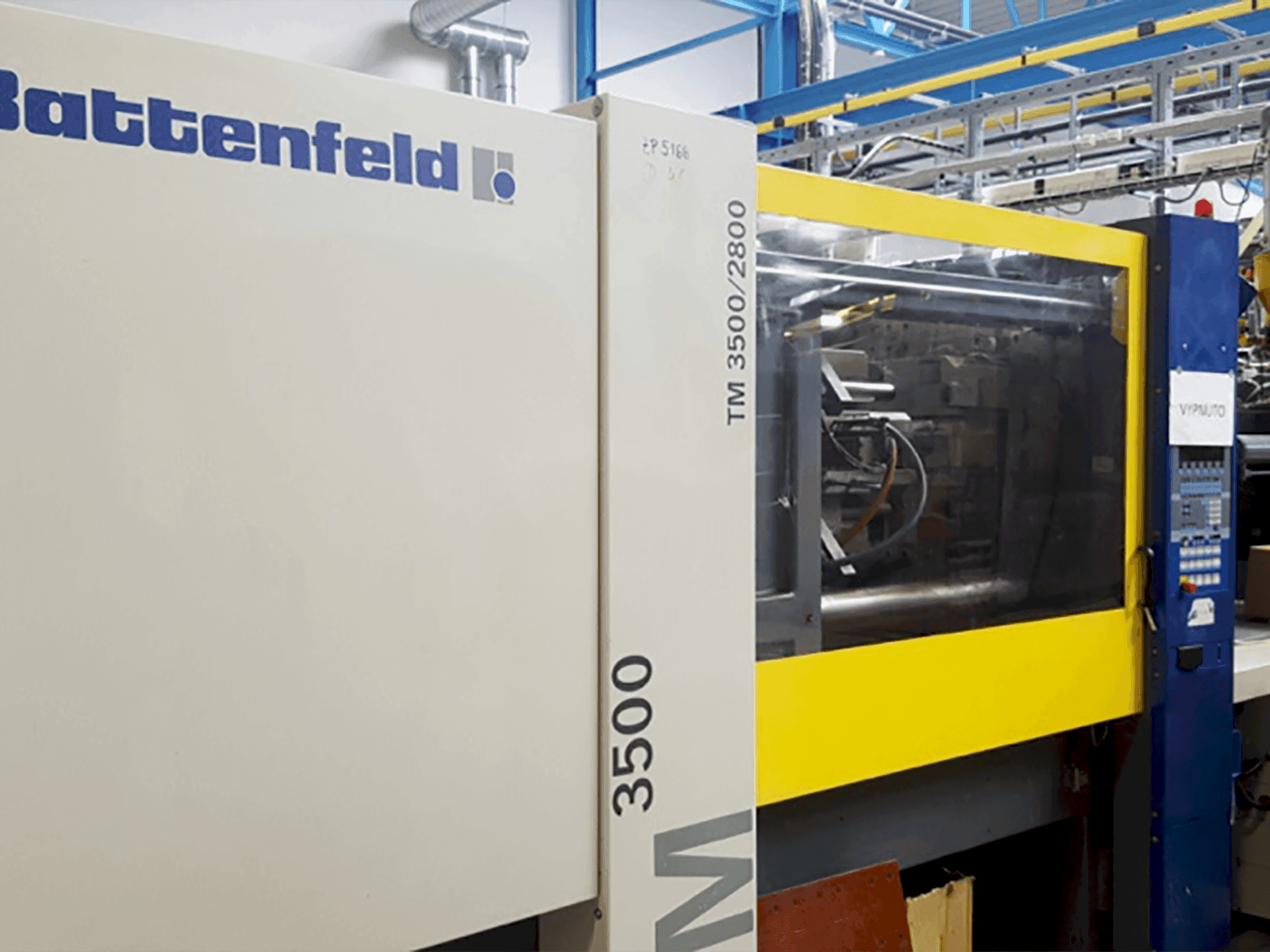 Vooraanzicht van Battenfeld TM 3500/2800 machine