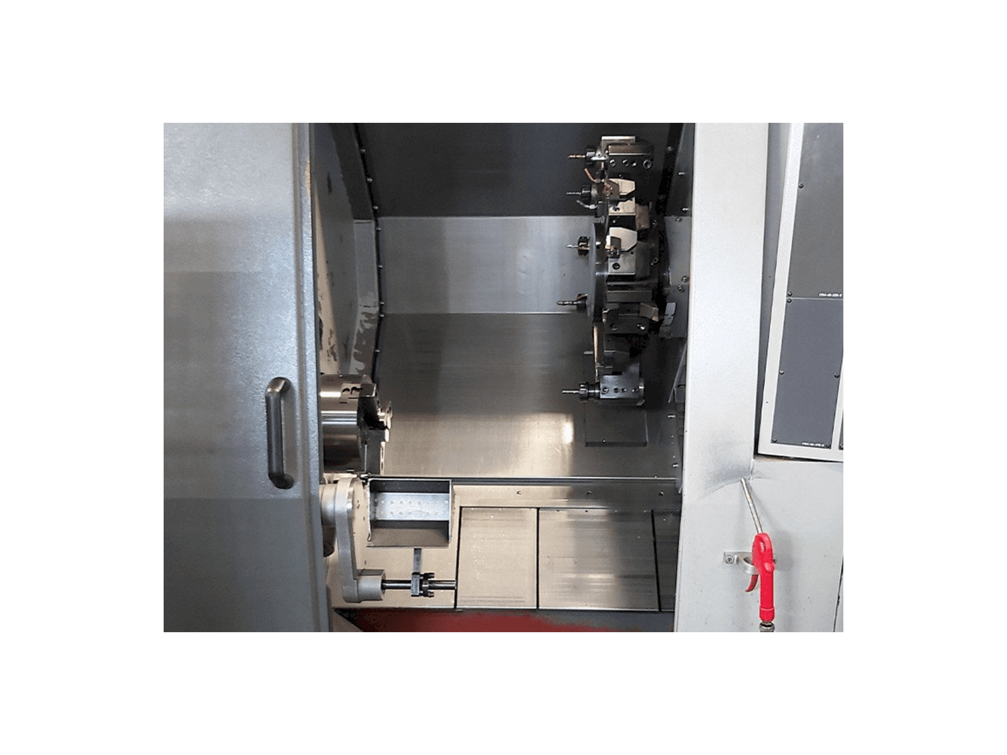 Vooraanzicht van Hyundai Kia SKT210SY machine