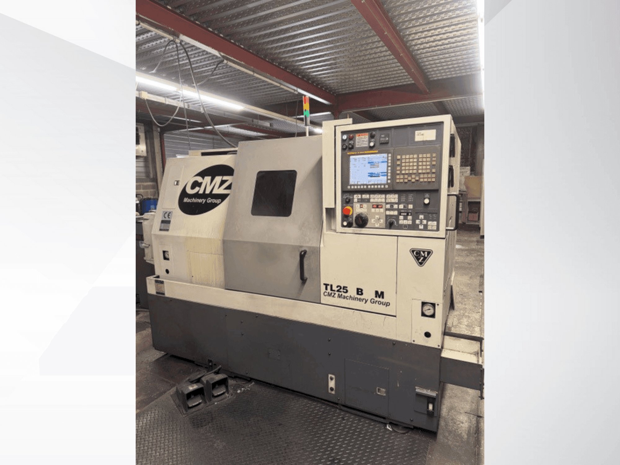 Vooraanzicht van CMZ TL25 BM machine