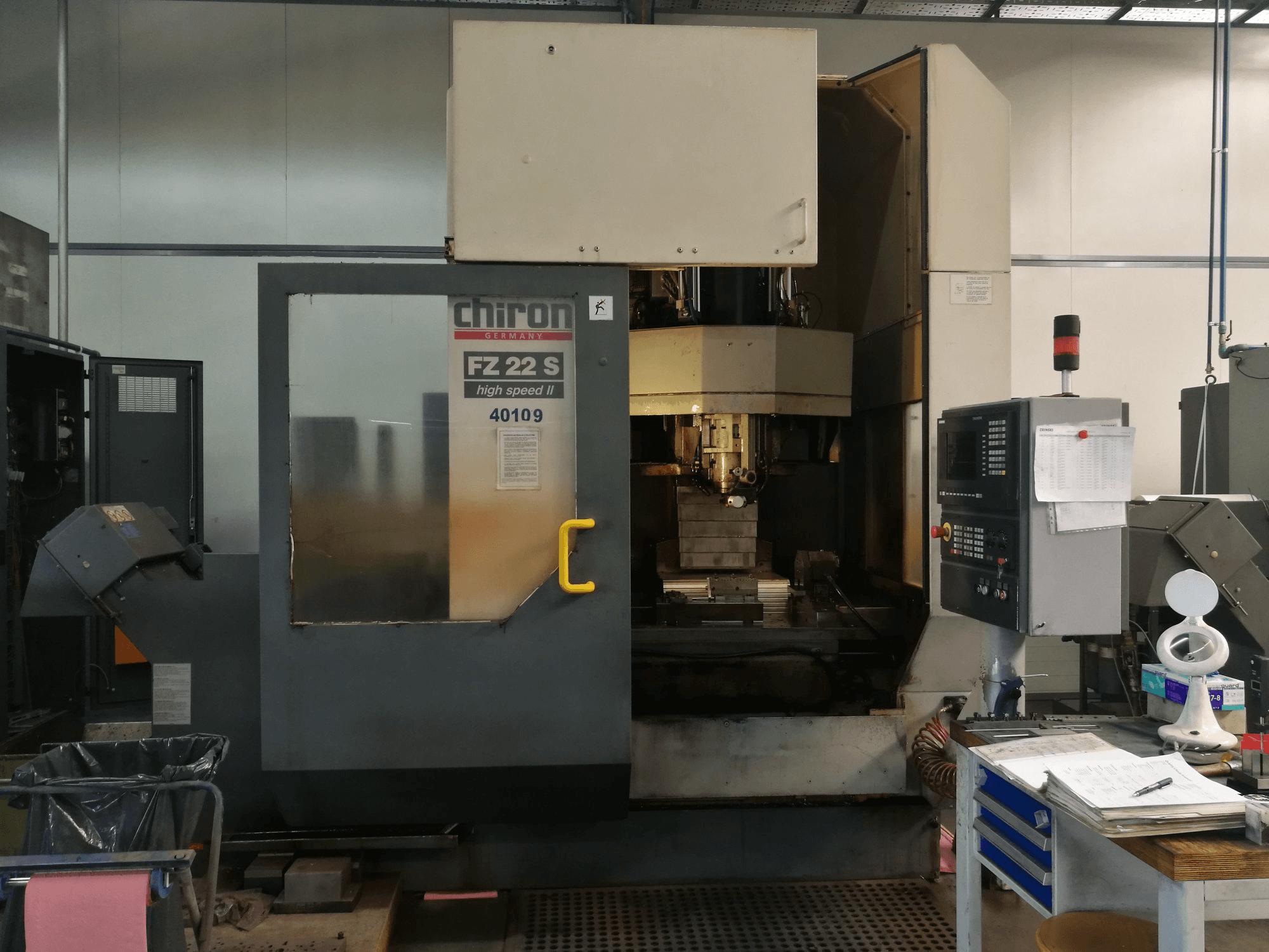 Vooraanzicht van Chiron FZ 22 S machine