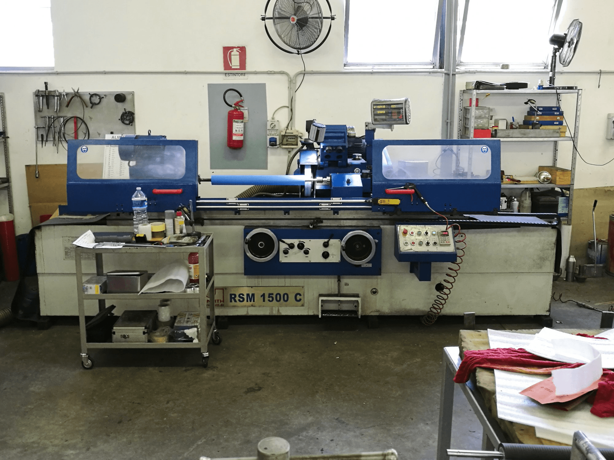 Vooraanzicht van KNUTH RSM 1500 C machine