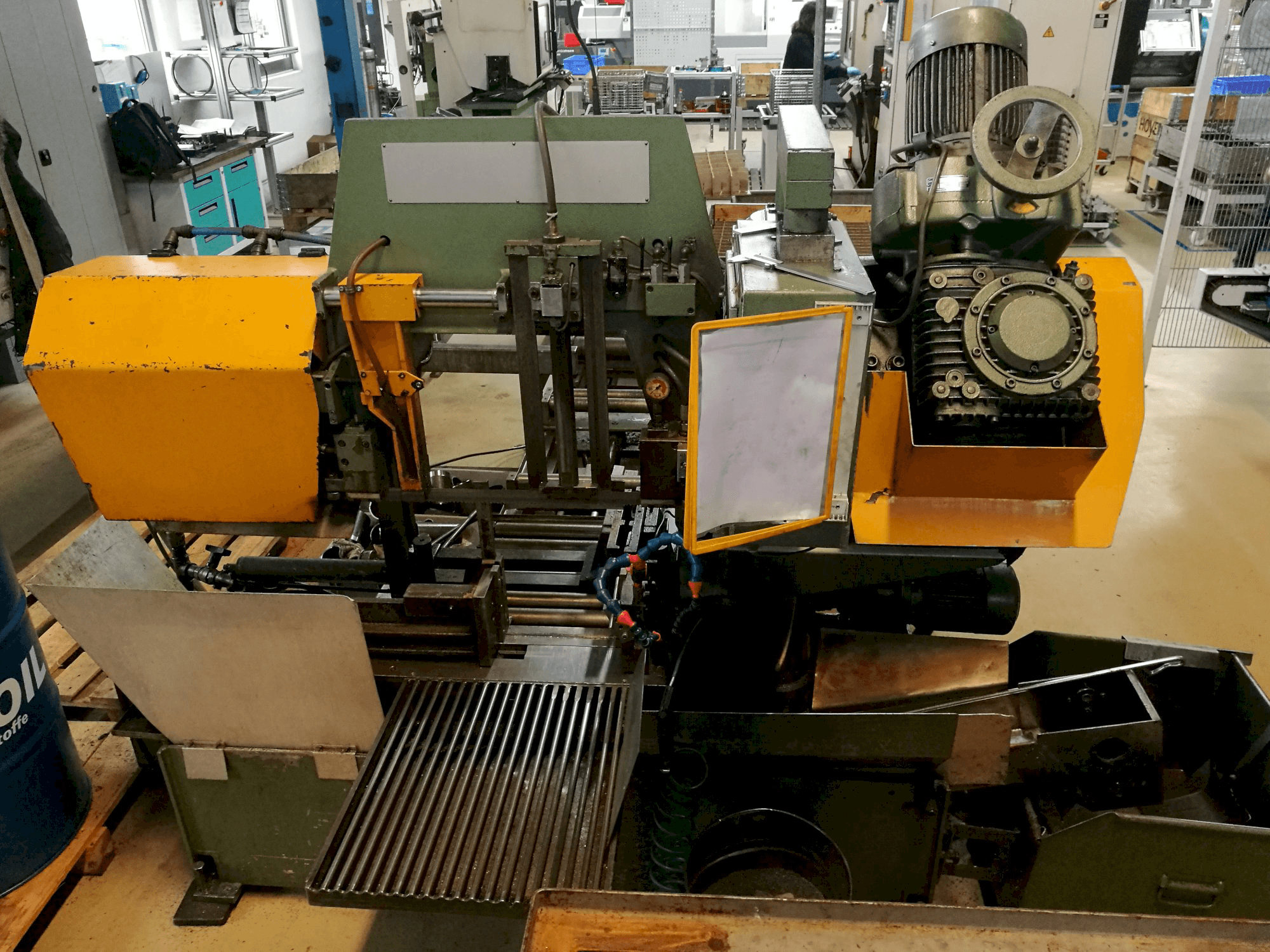 Vooraanzicht van MEBA 340A machine