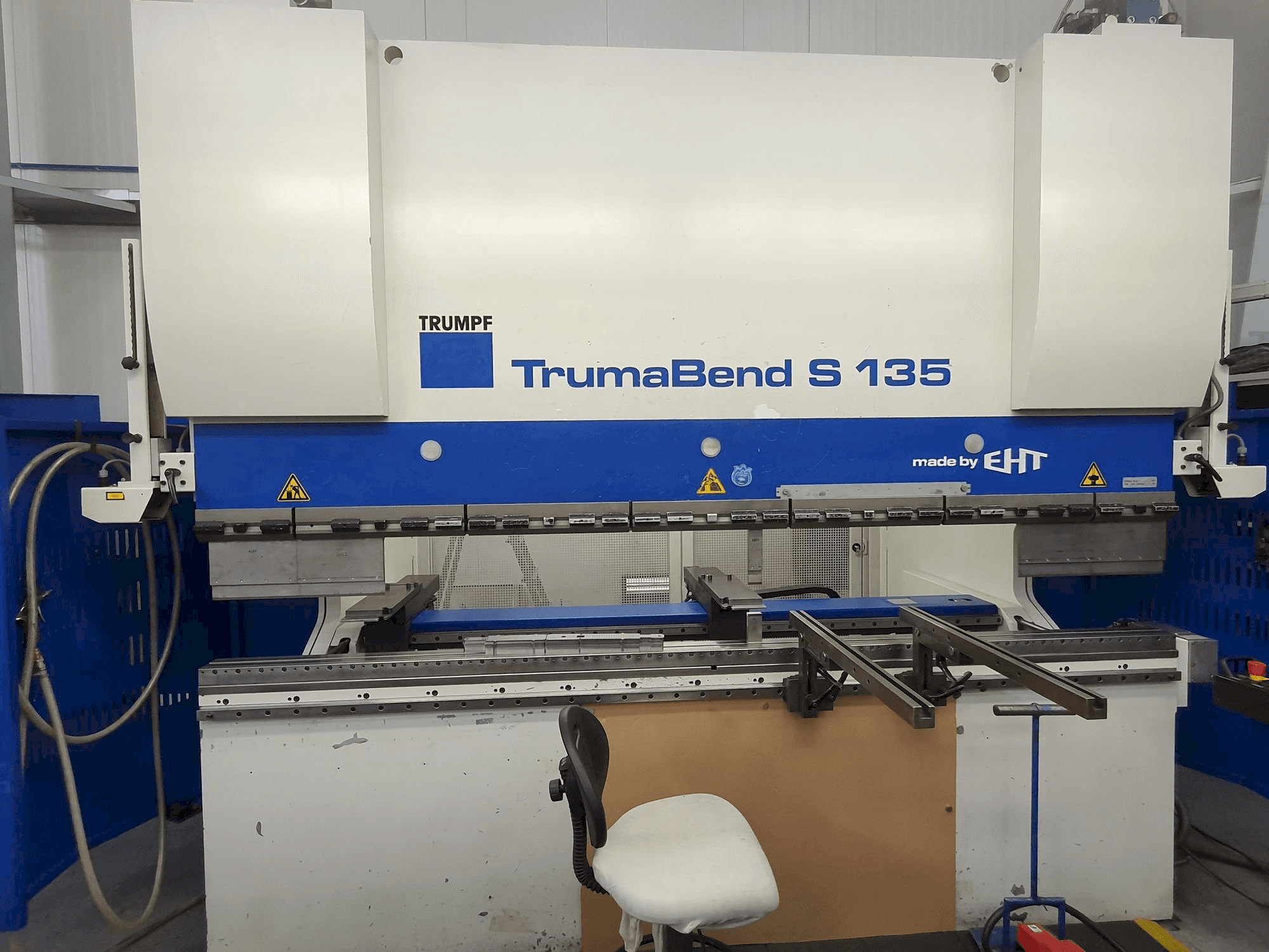 Vooraanzicht van Trumpf TrumaBend S135 machine