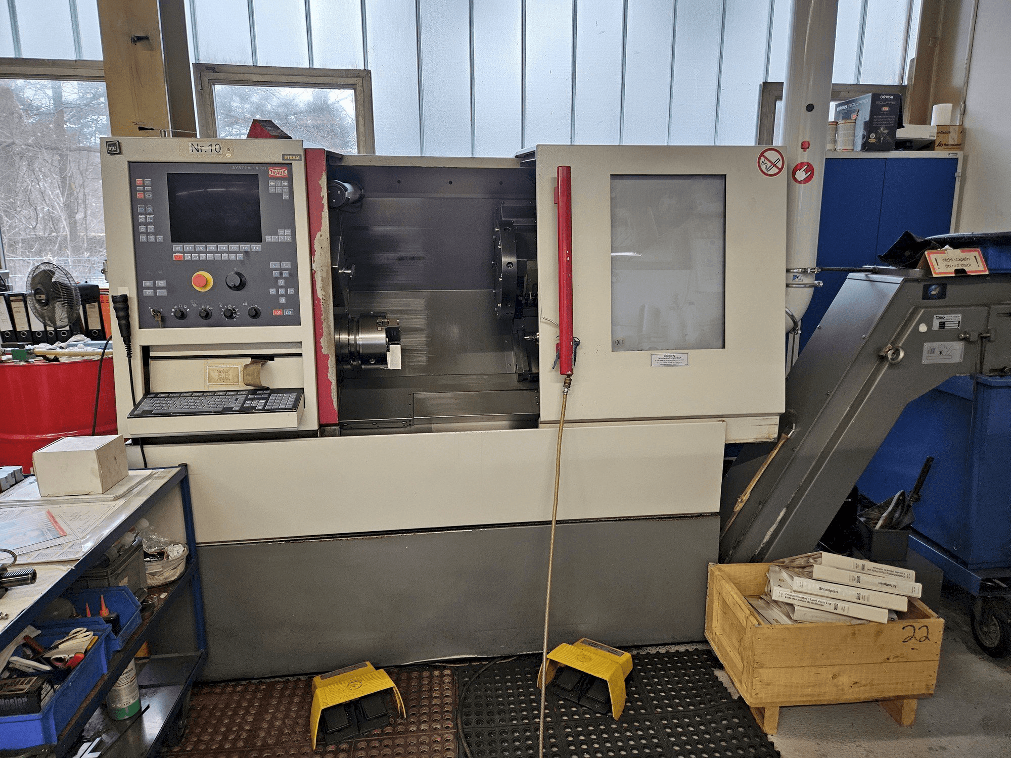Vooraanzicht van TRAUB TNE300 (1999) (1999) machine