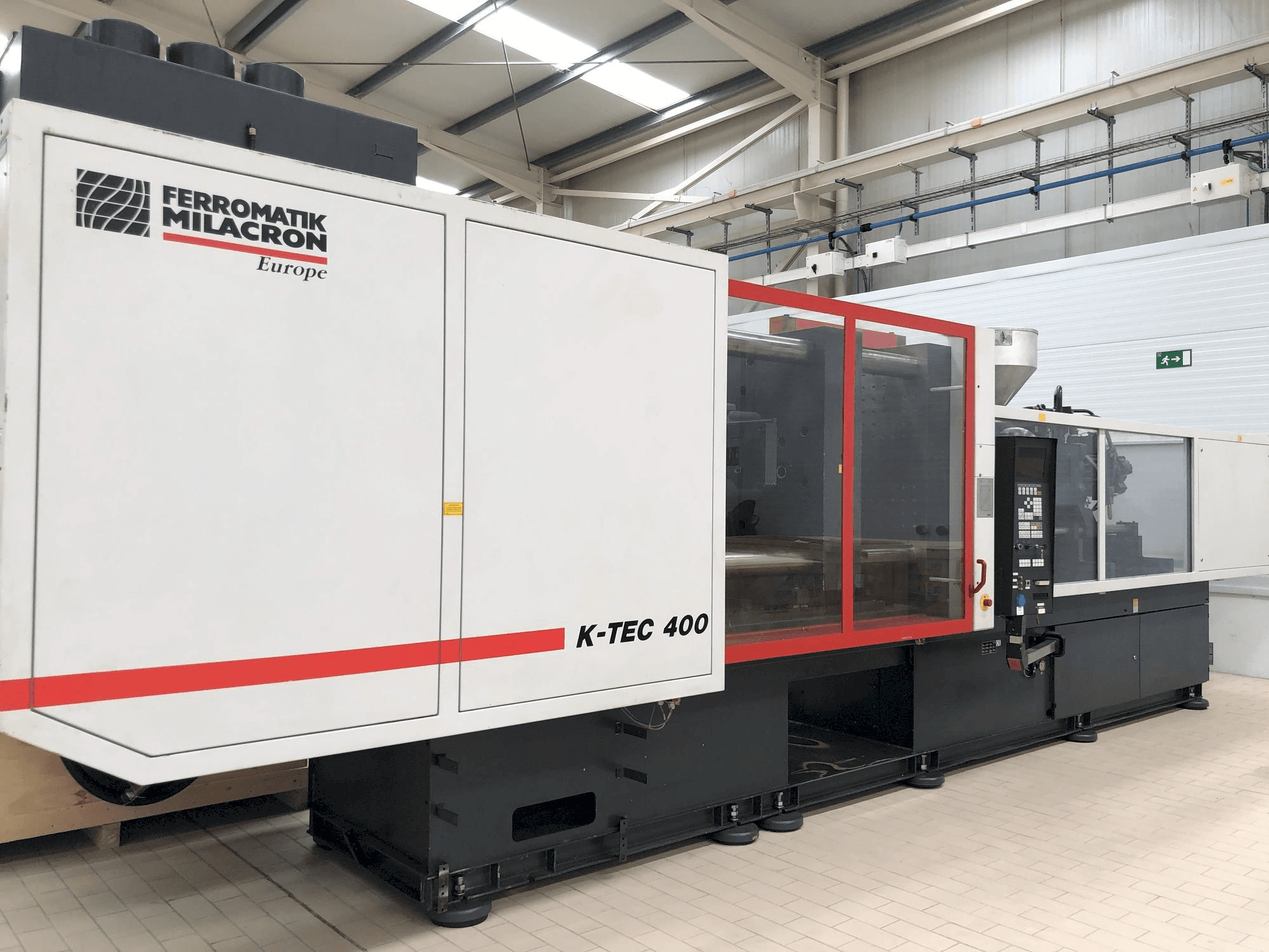 Vooraanzicht van Ferromatik K-TEC400S machine