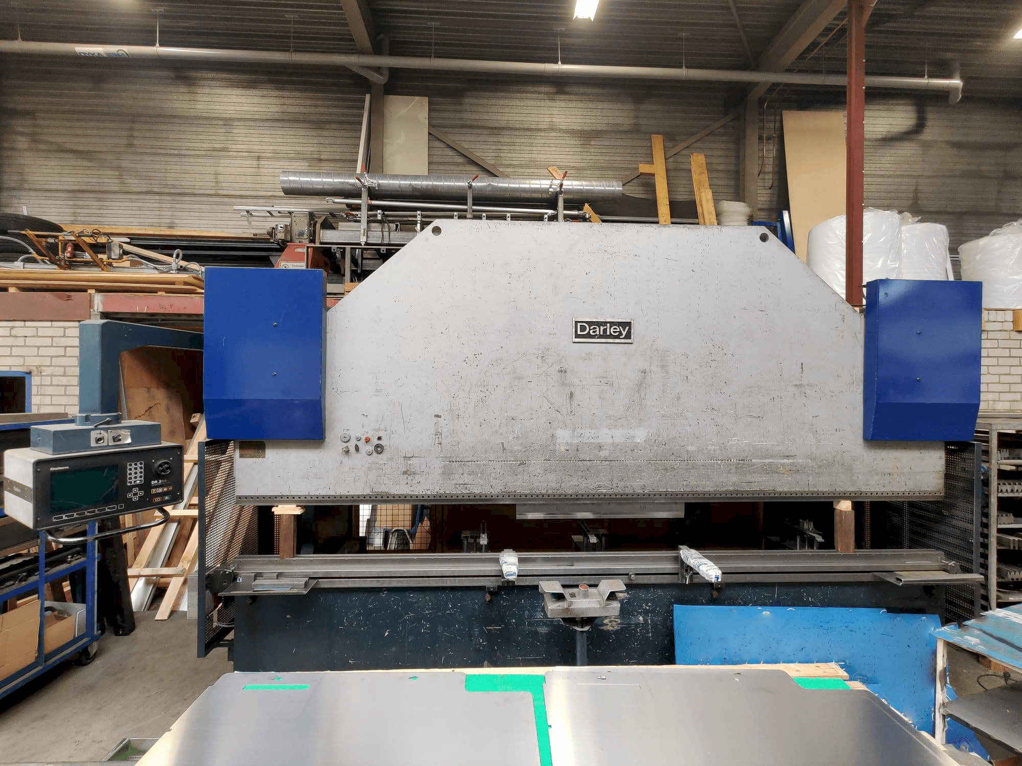 Vooraanzicht van Darley EHP150 43/37 machine