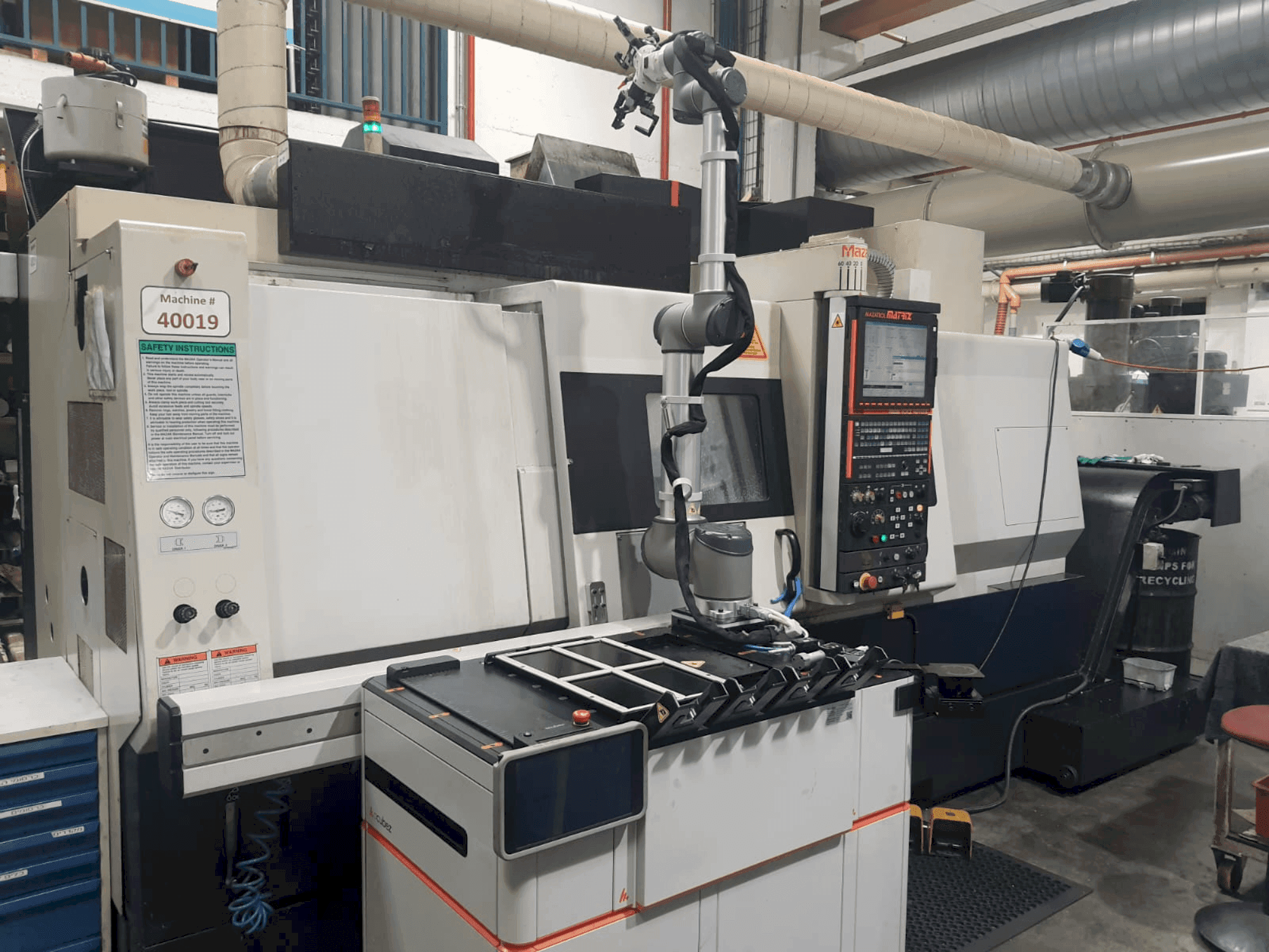 Vooraanzicht van Mazak INTEGREX 200-IV ST machine