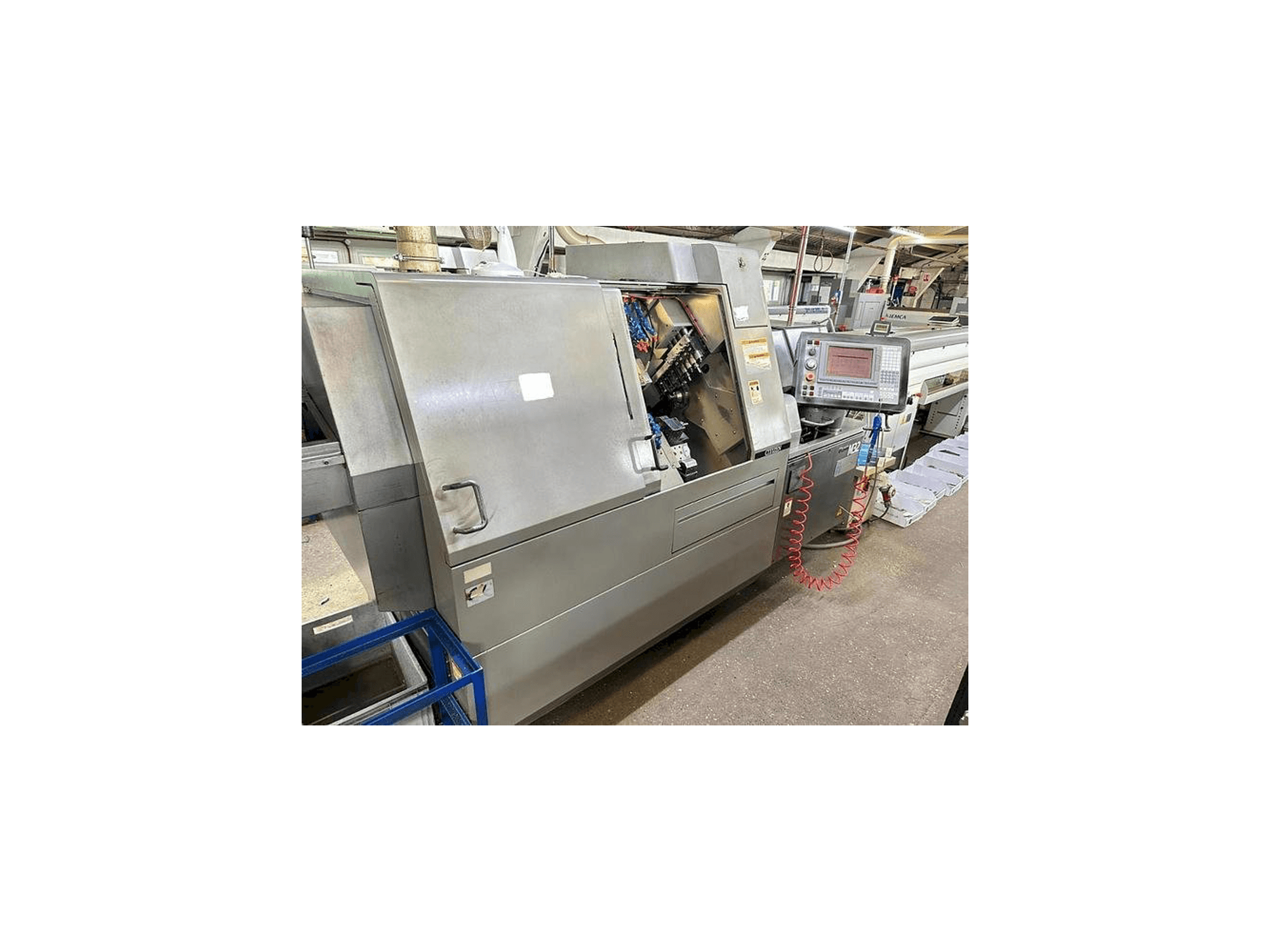 Vooraanzicht van Citizen M32 III machine