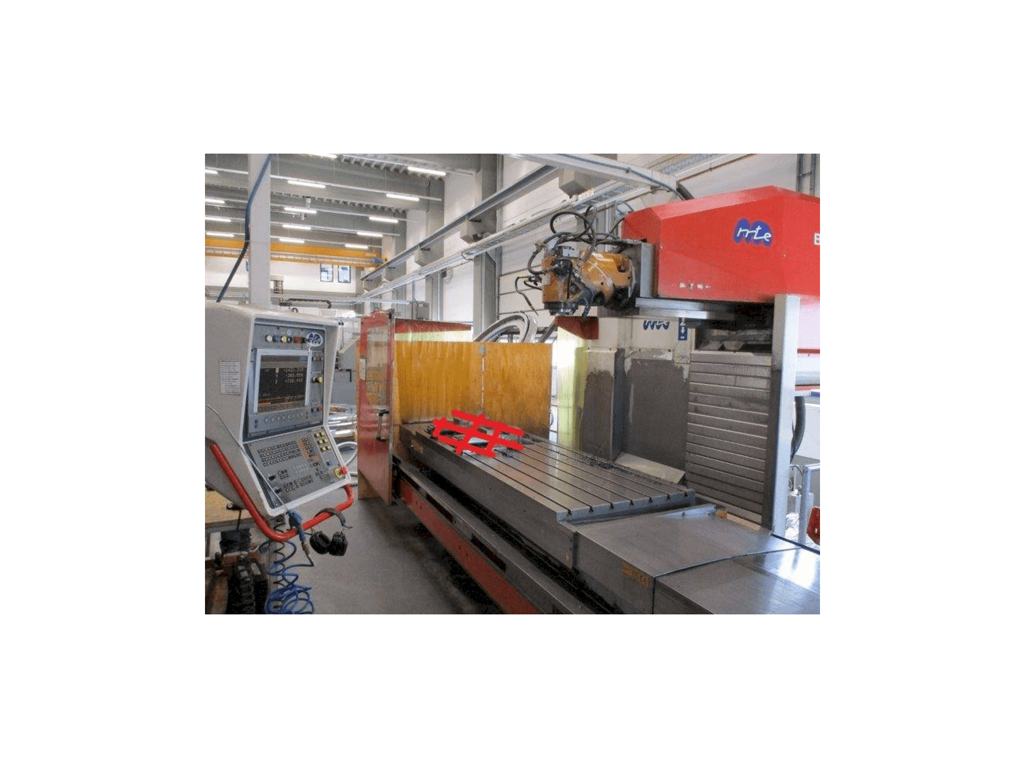 Vooraanzicht van MTE BF-2700 machine